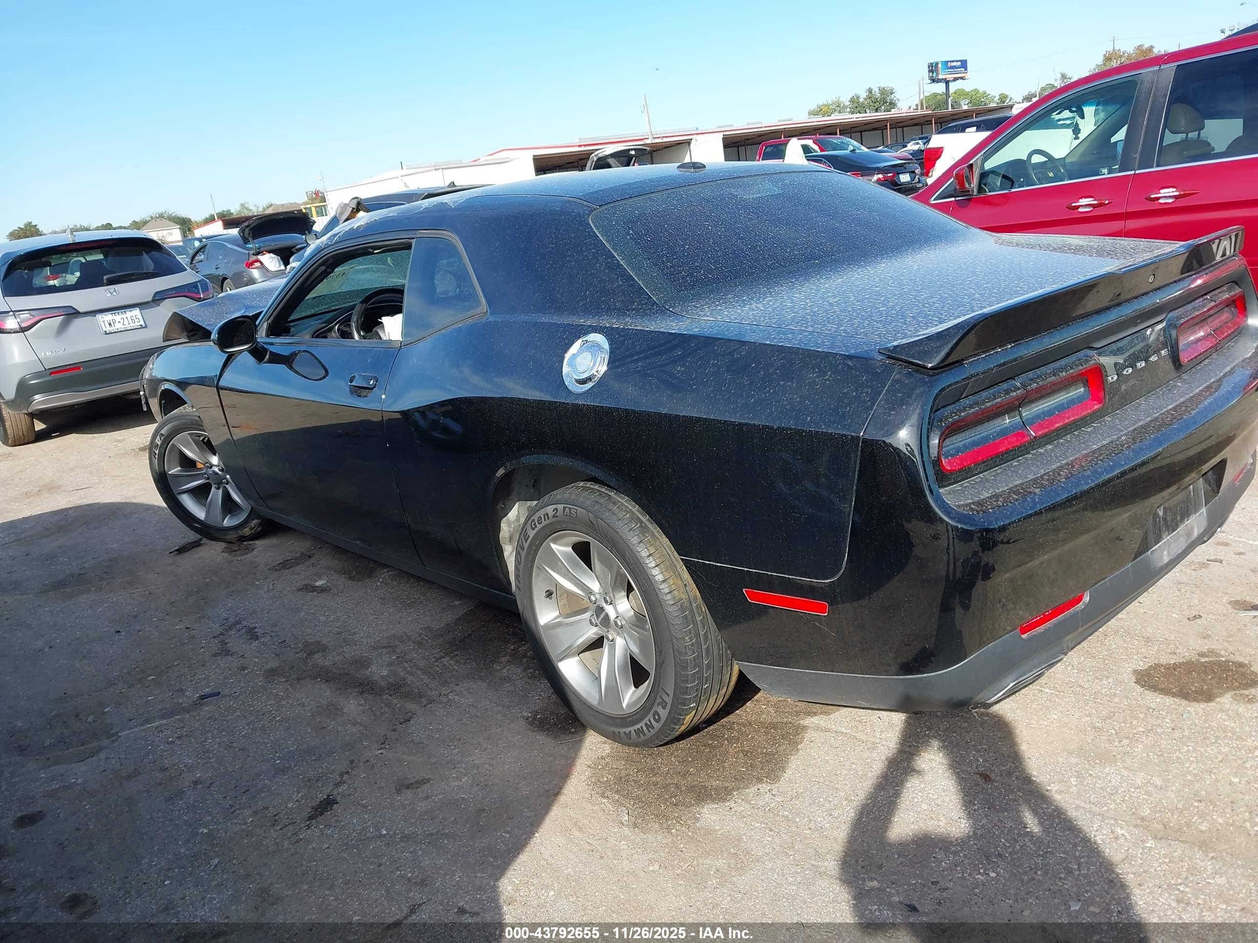 DODGE CHALLENGER image 3