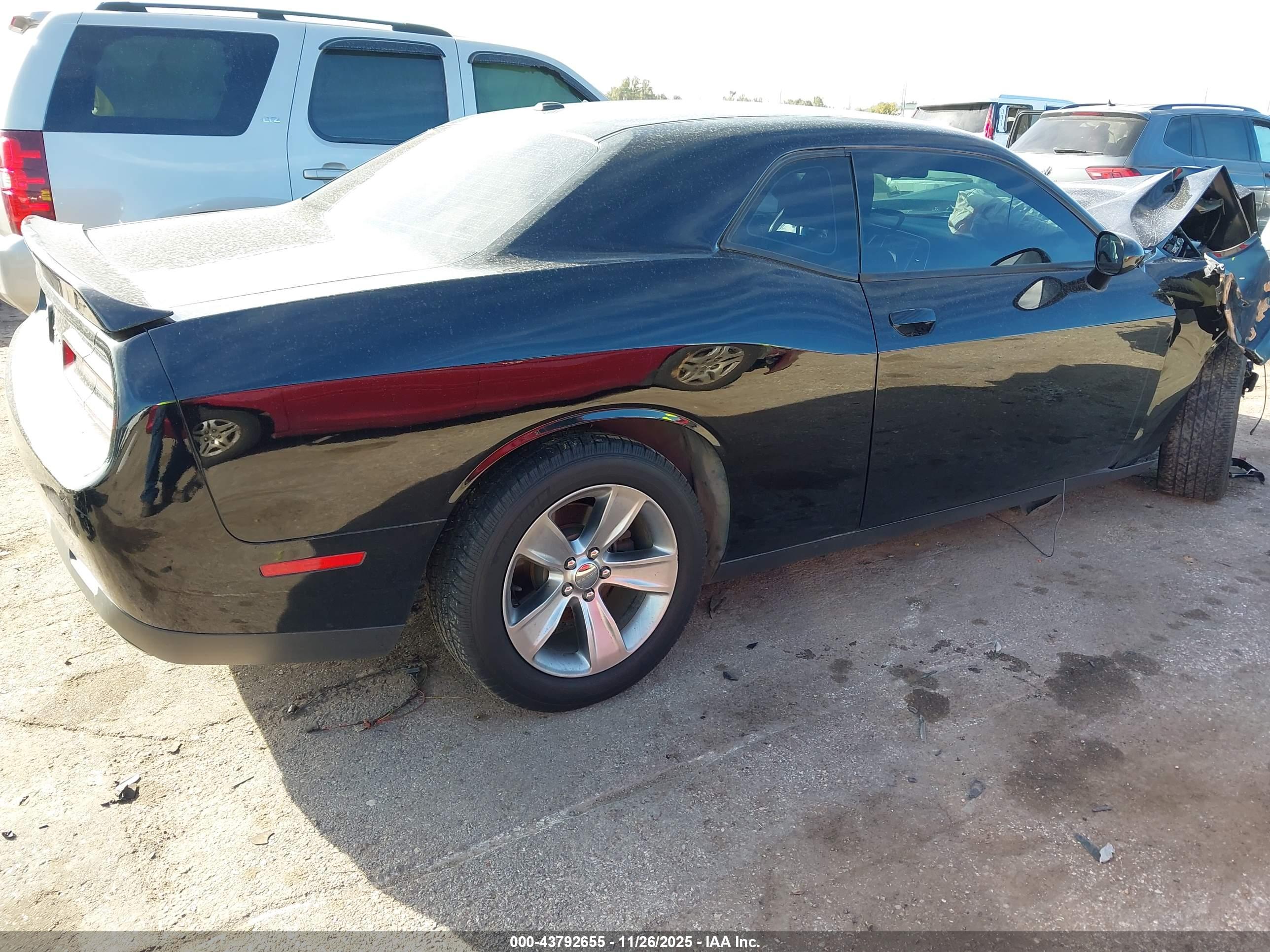 DODGE CHALLENGER image 4