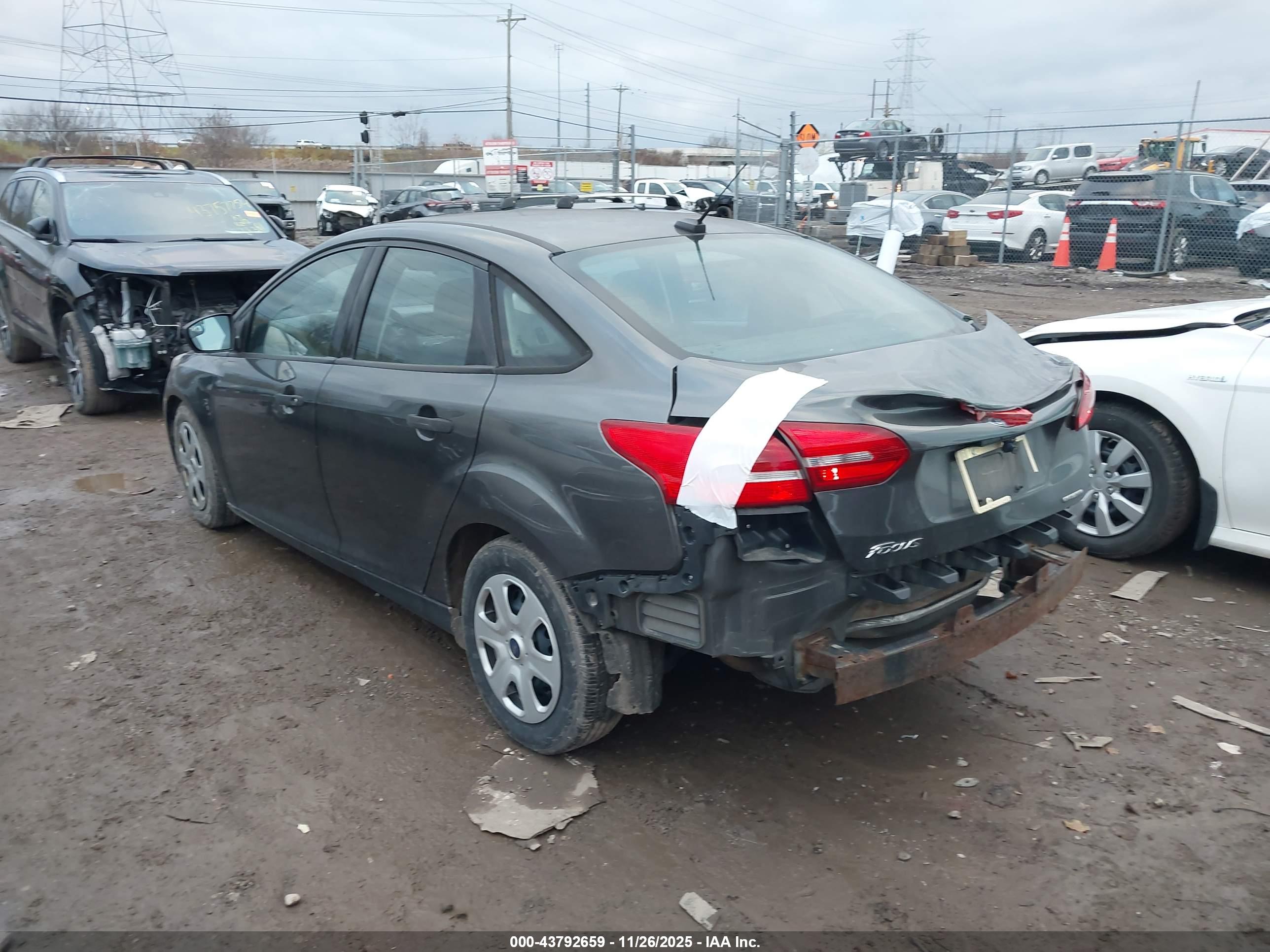 FORD FOCUS image 3
