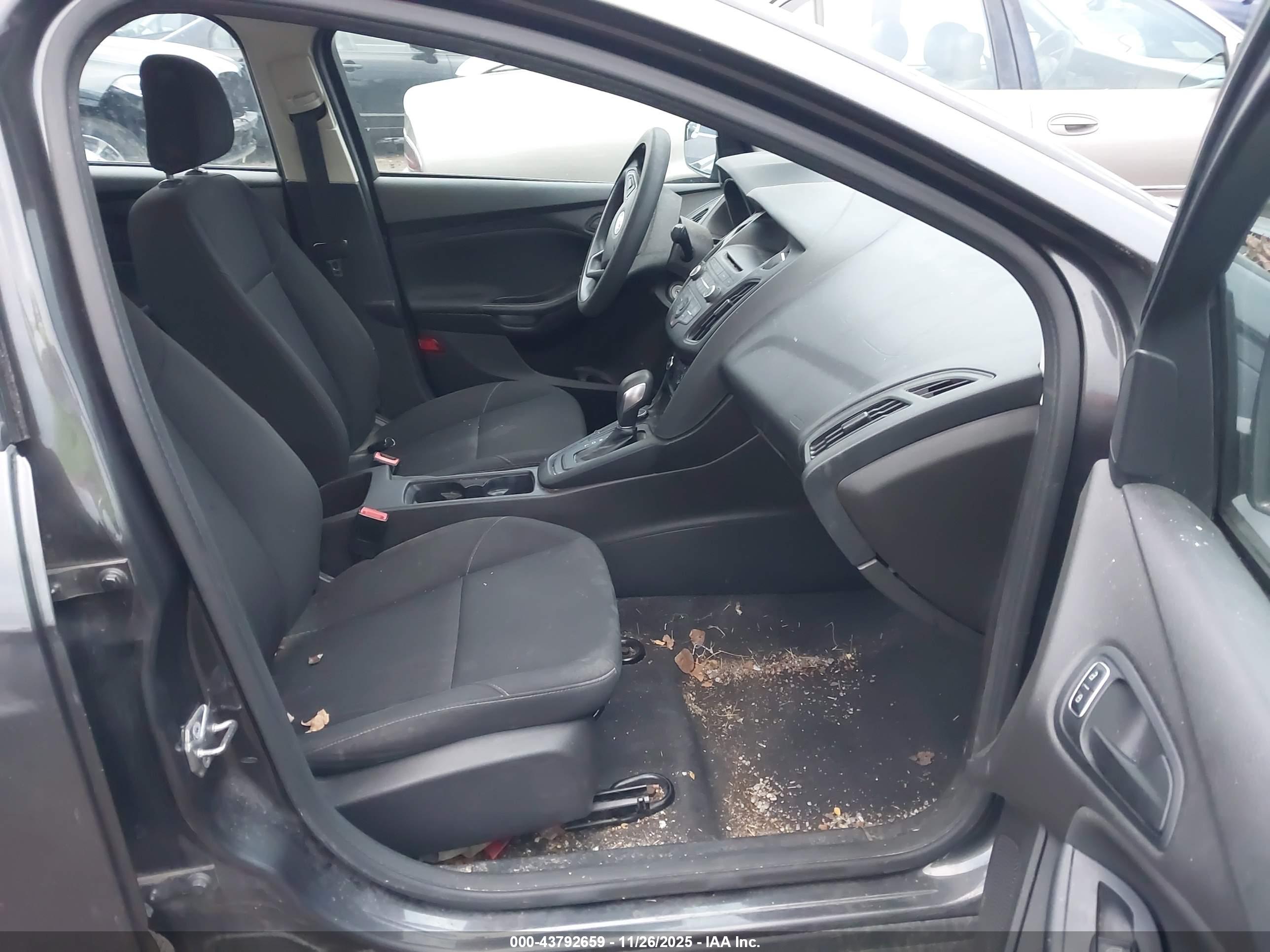 FORD FOCUS image 5