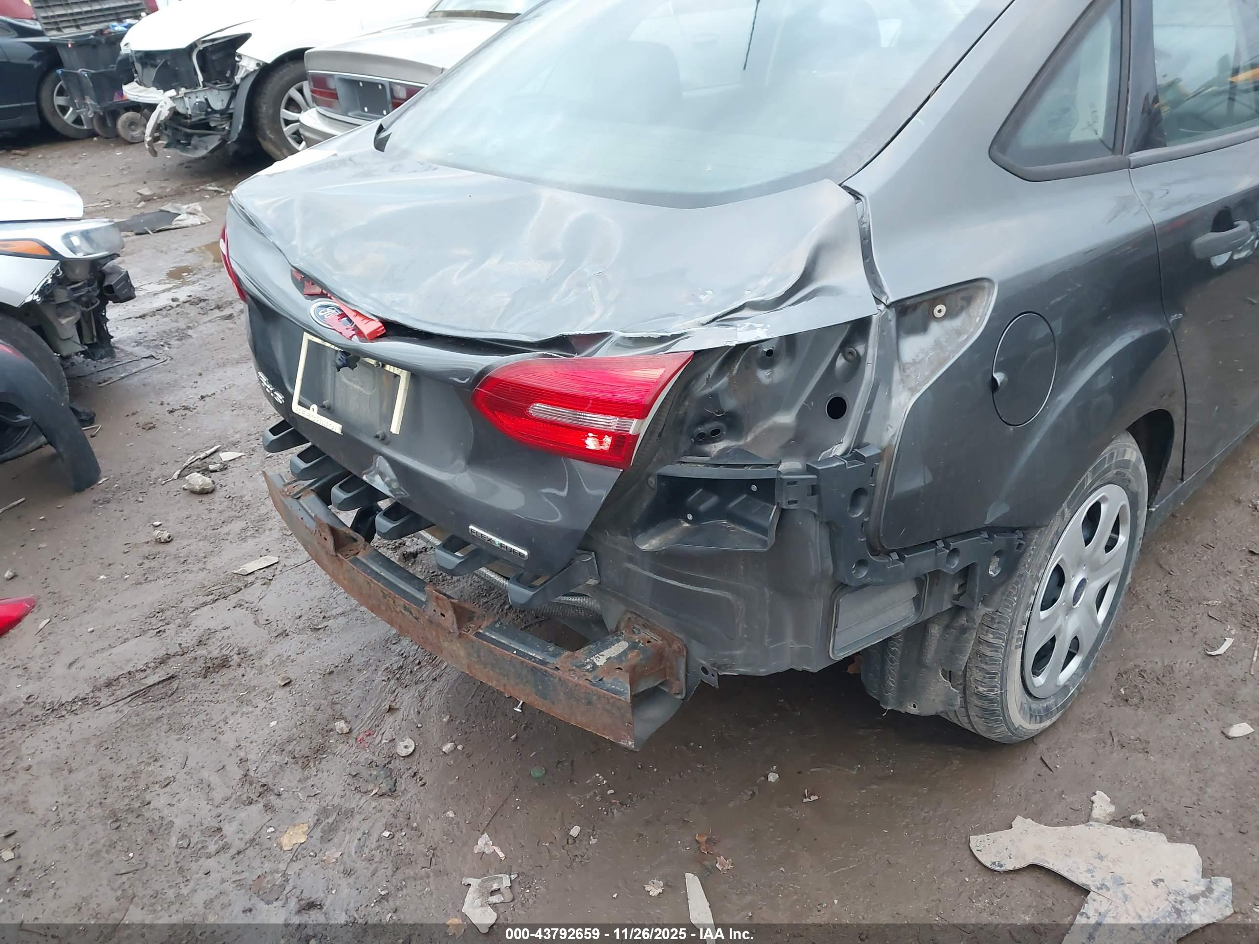 FORD FOCUS image 6