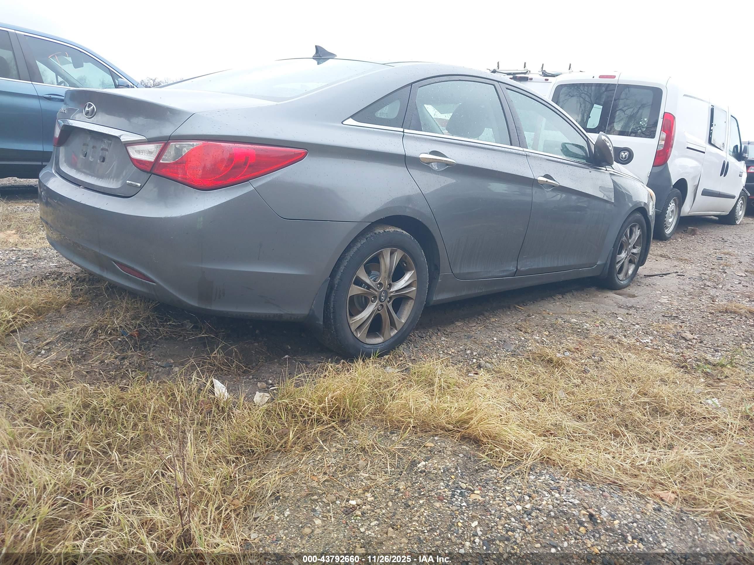 HYUNDAI SONATA image 4