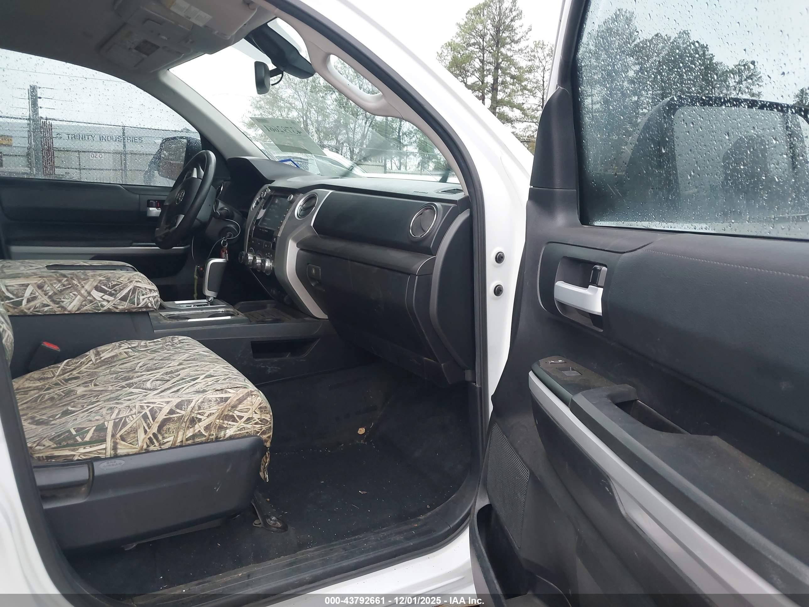 TOYOTA TUNDRA image 5