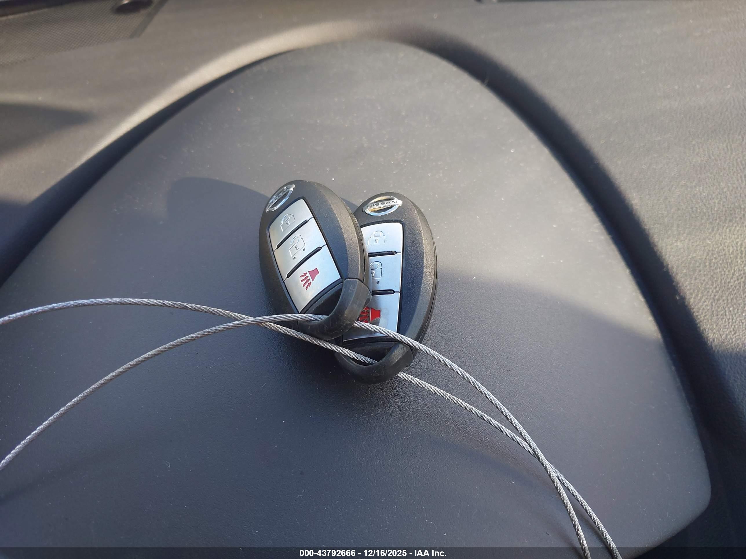 NISSAN ROGUE image 11