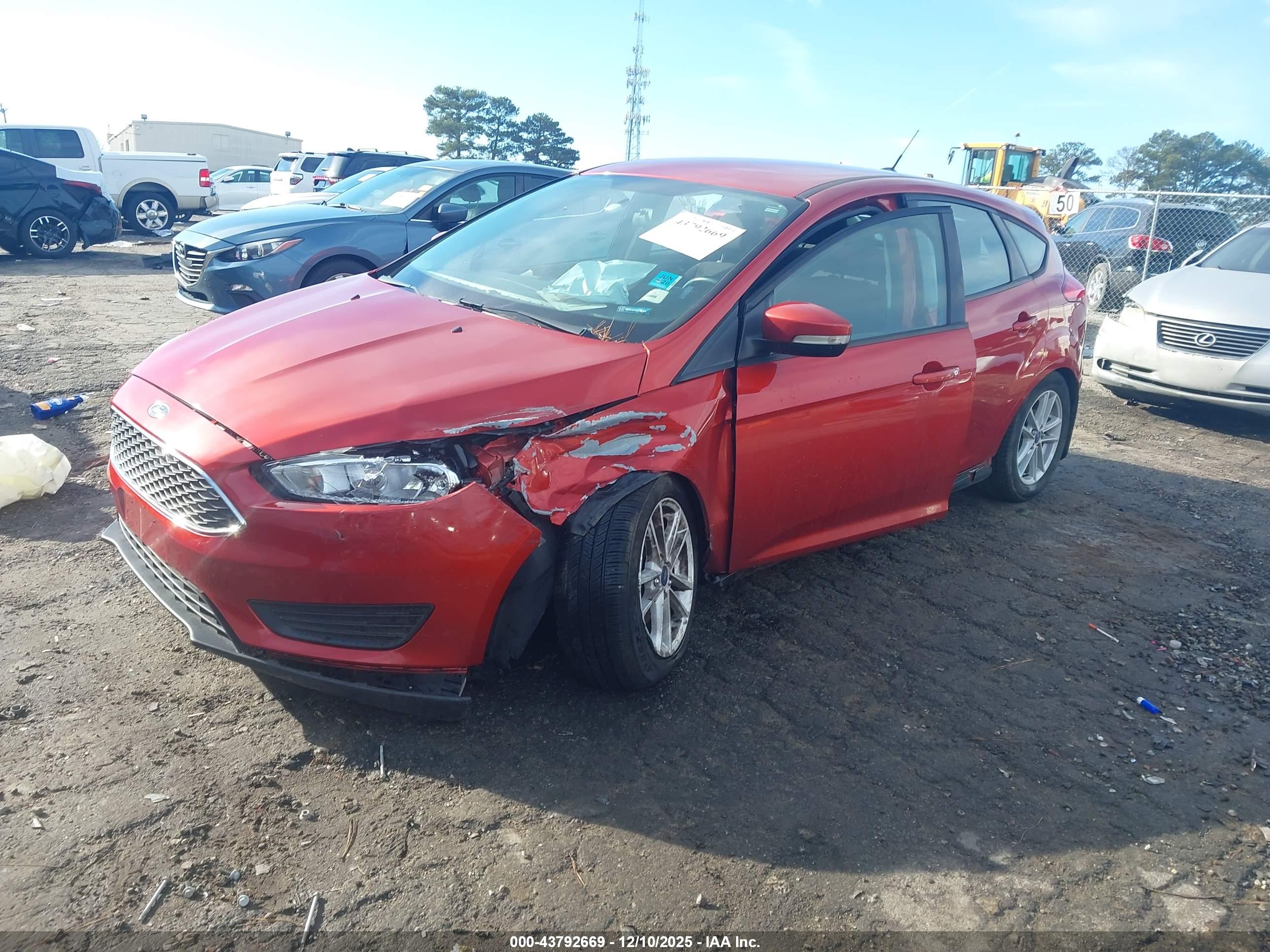 FORD FOCUS image 2