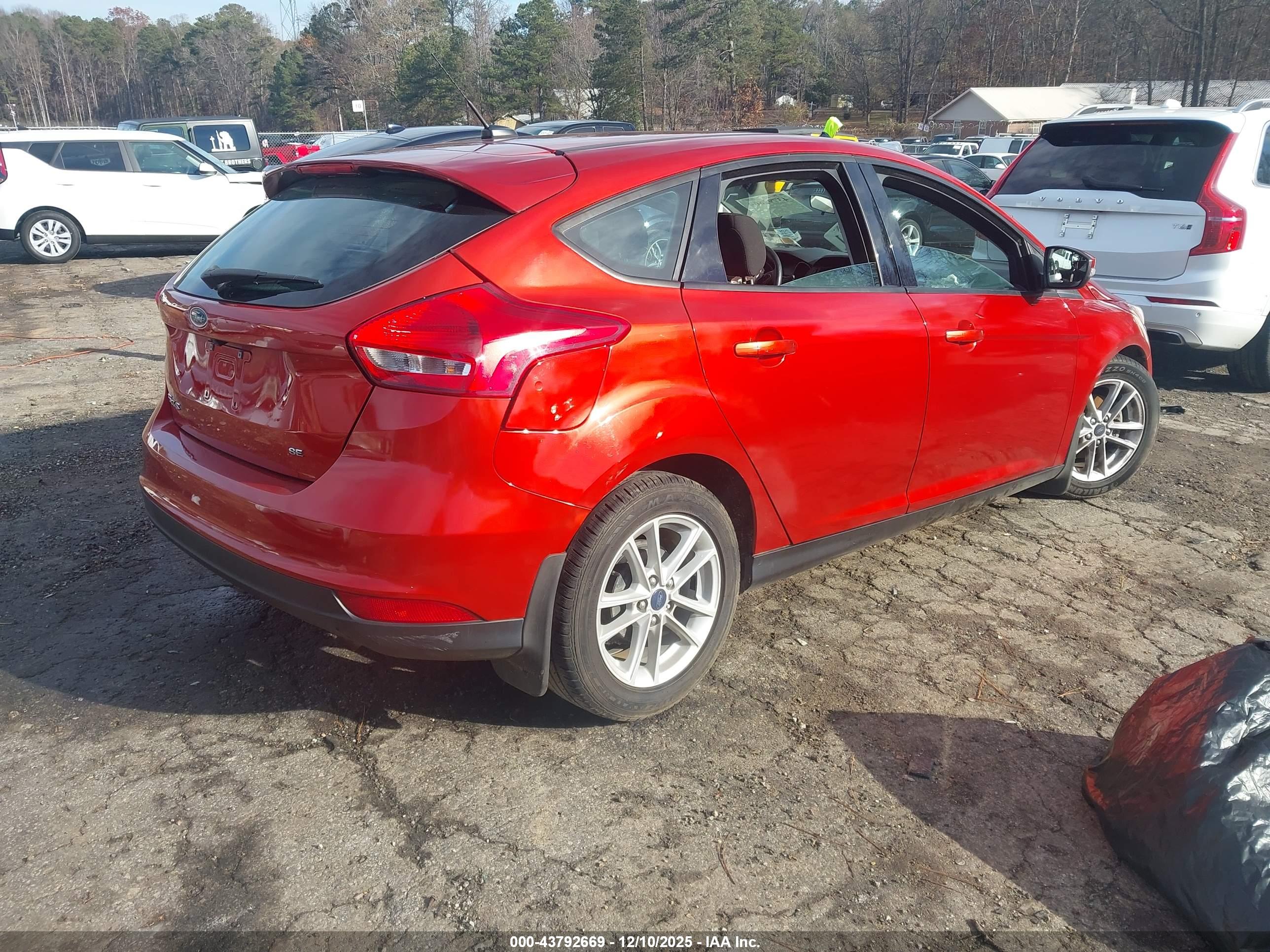 FORD FOCUS image 4