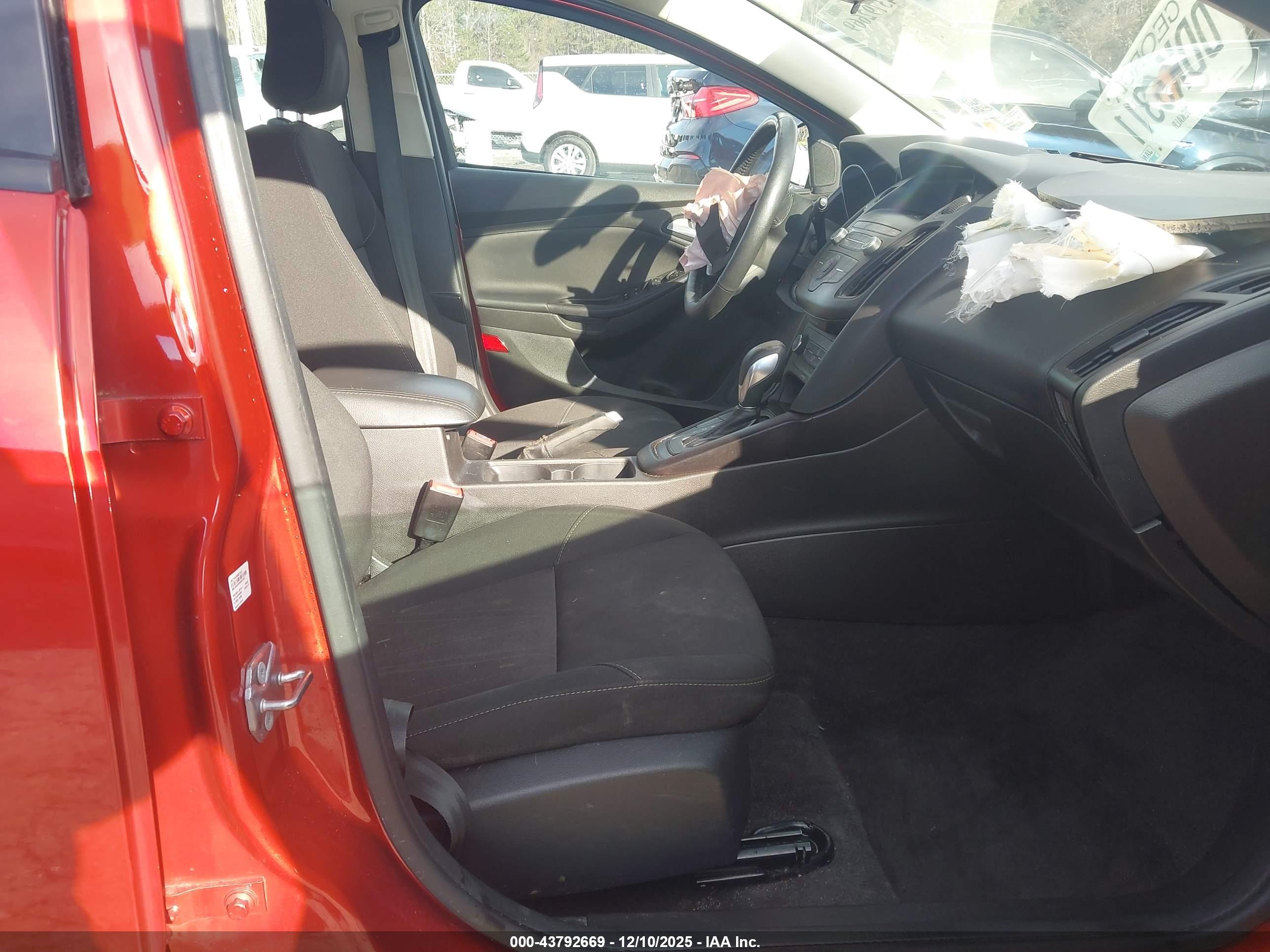 FORD FOCUS image 5