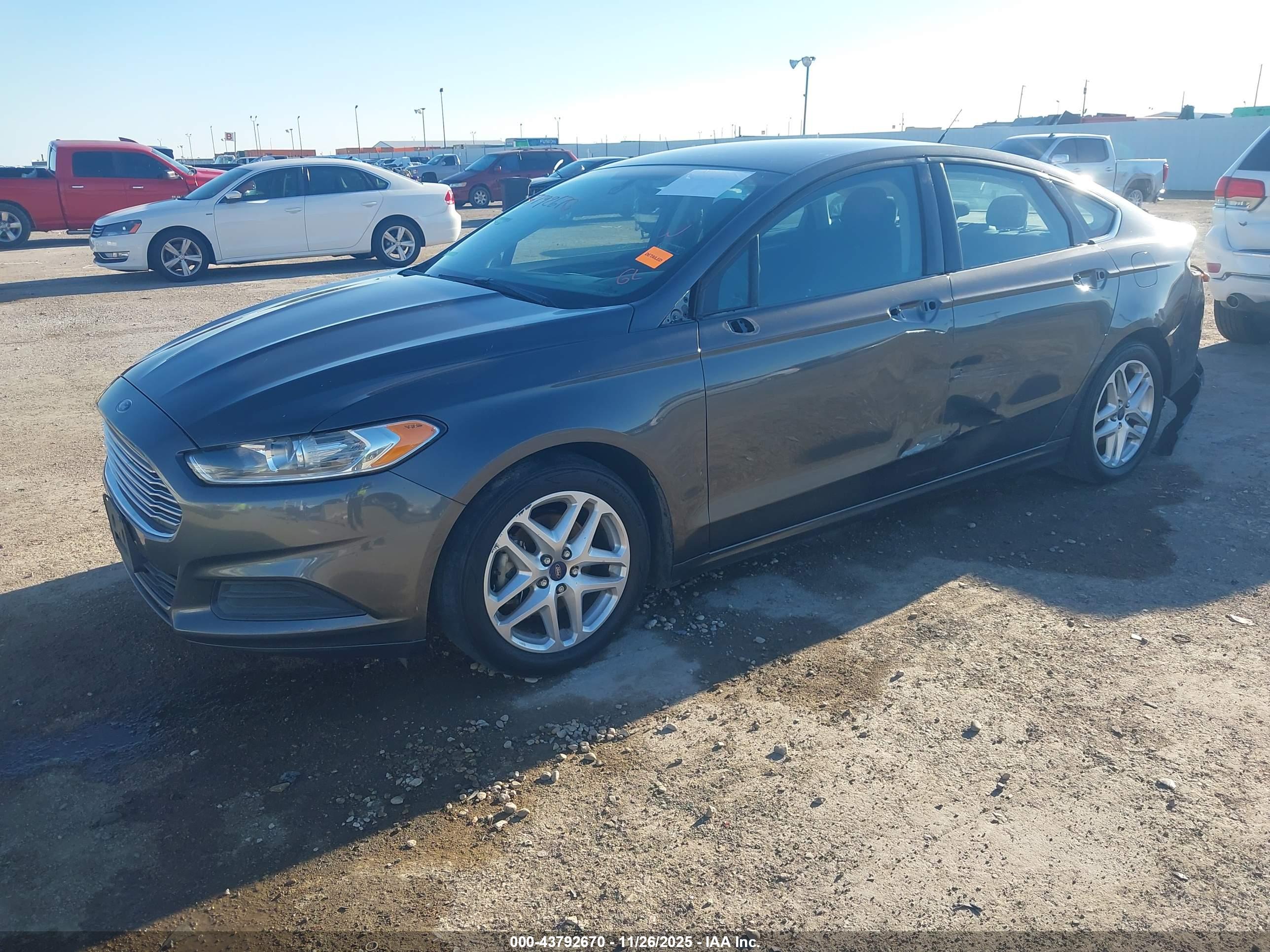 FORD FUSION image 2