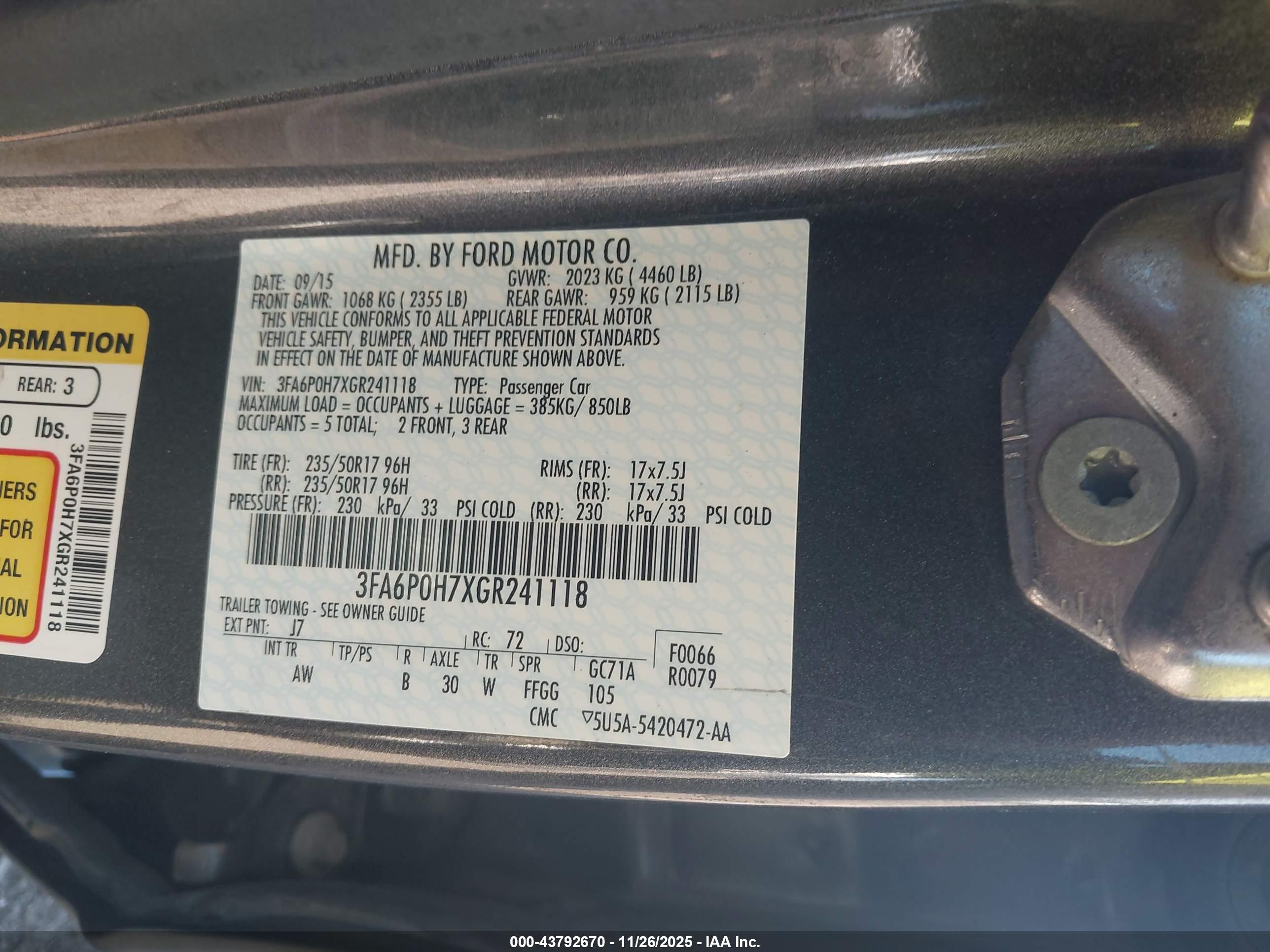 FORD FUSION image 9