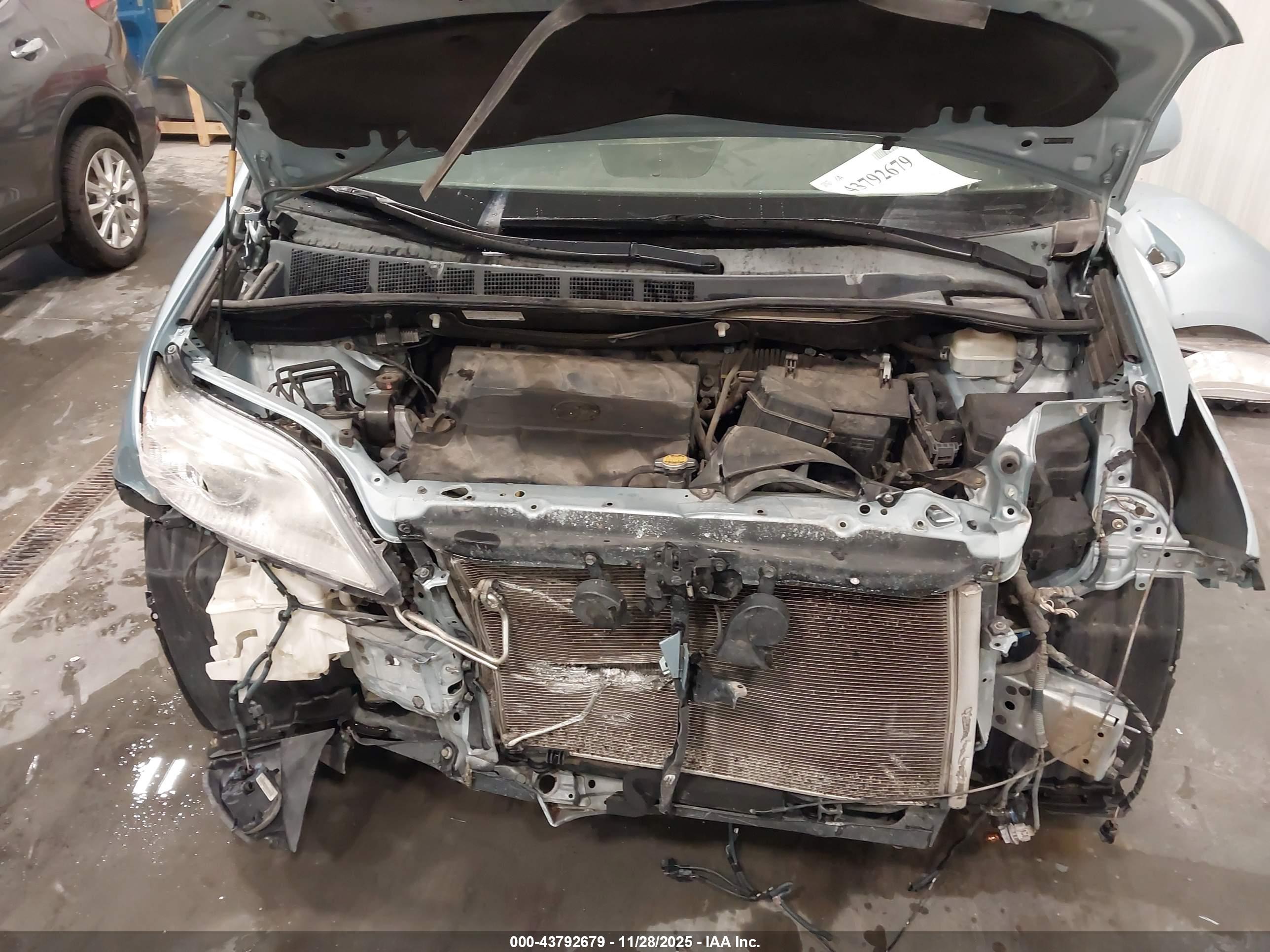 TOYOTA SIENNA image 10