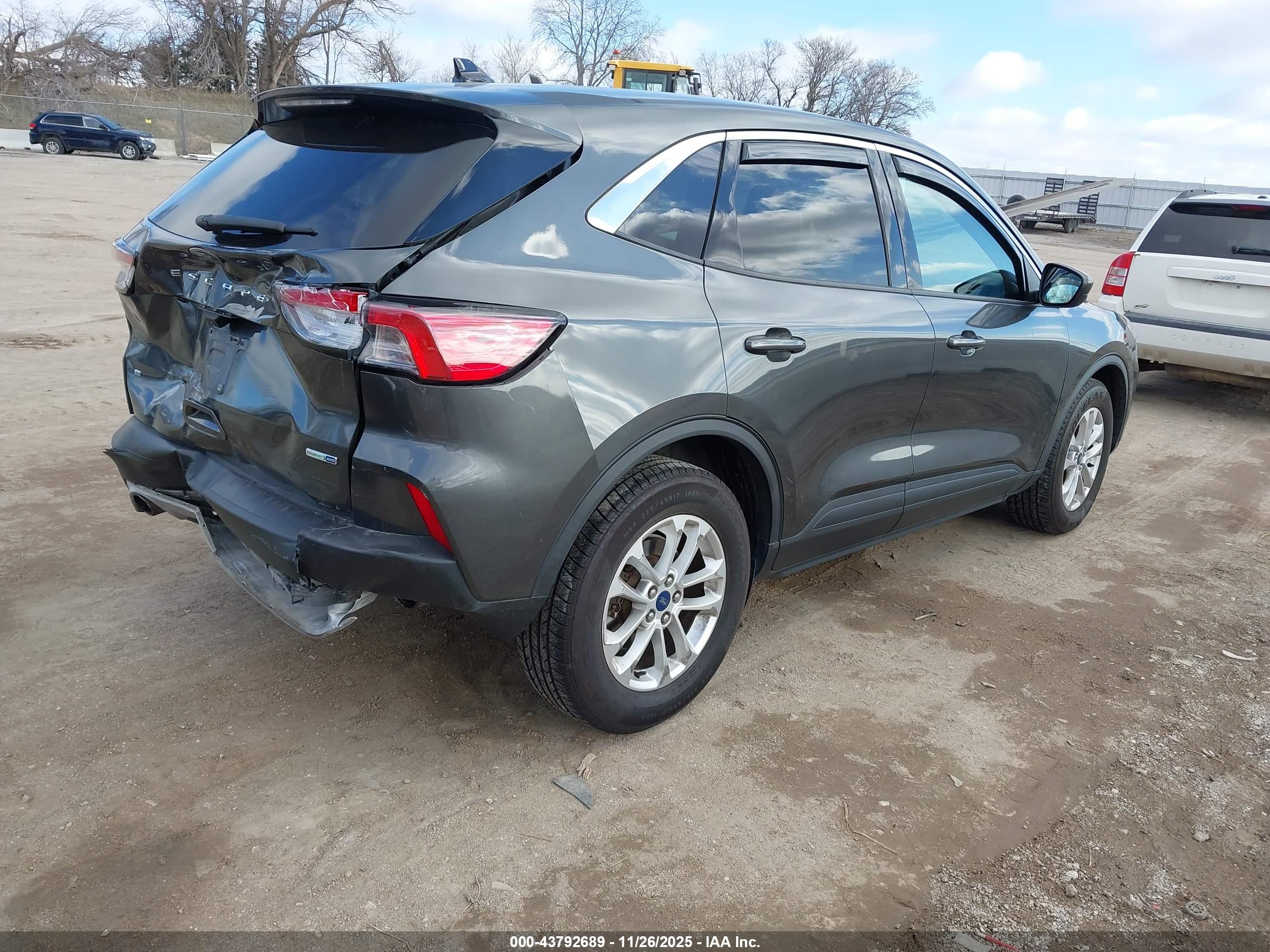 FORD ESCAPE image 4