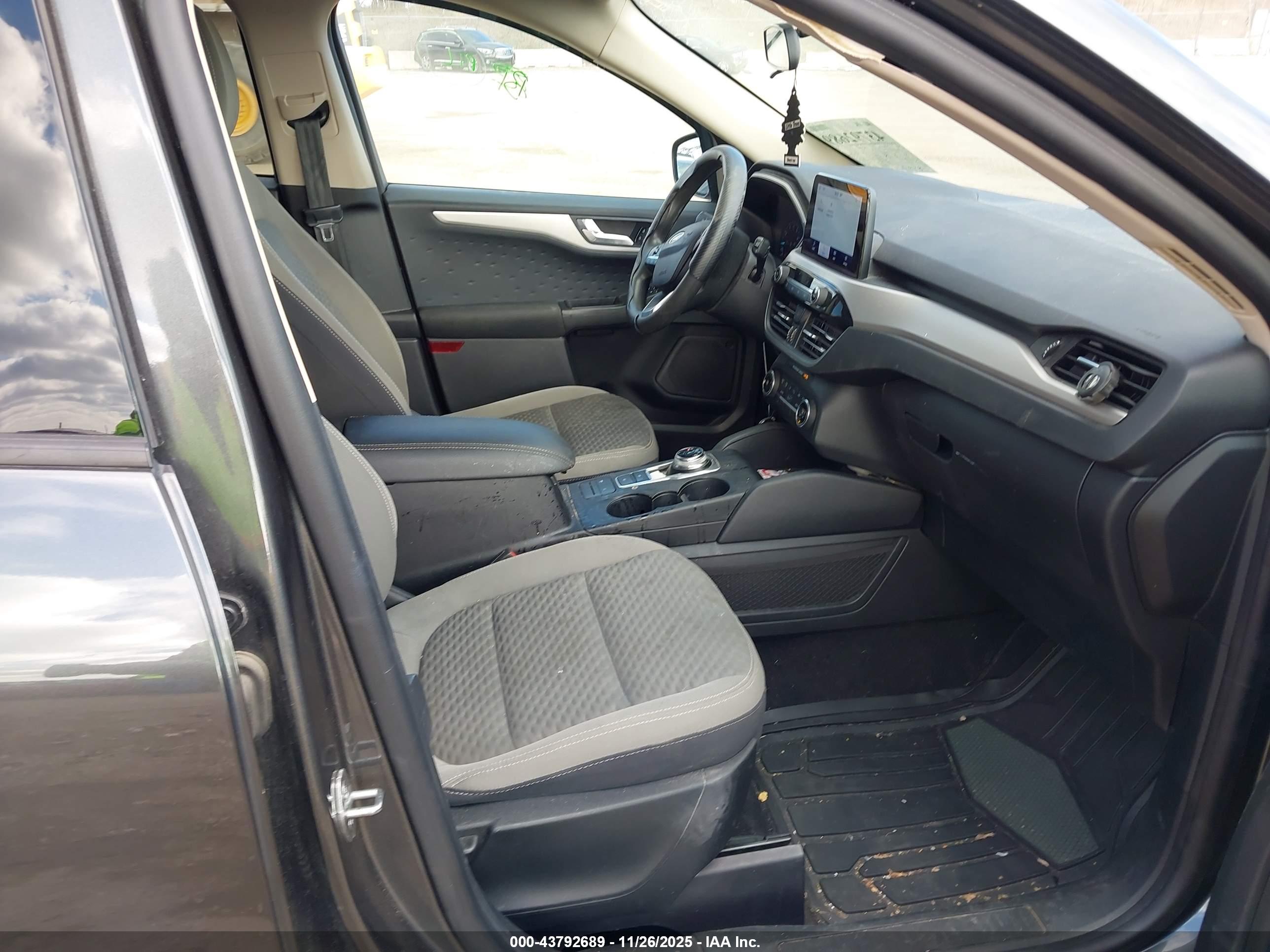 FORD ESCAPE image 5