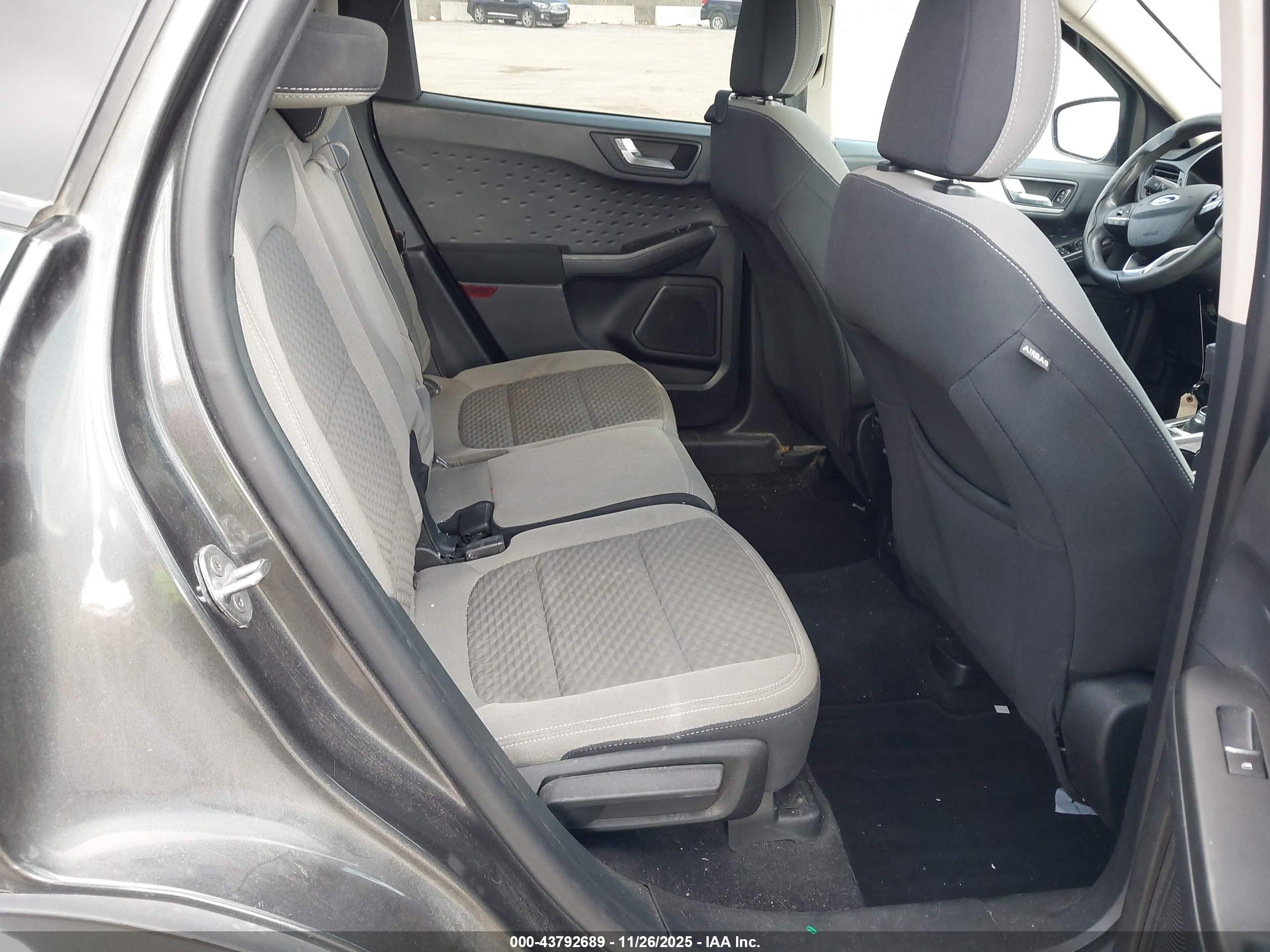 FORD ESCAPE image 8