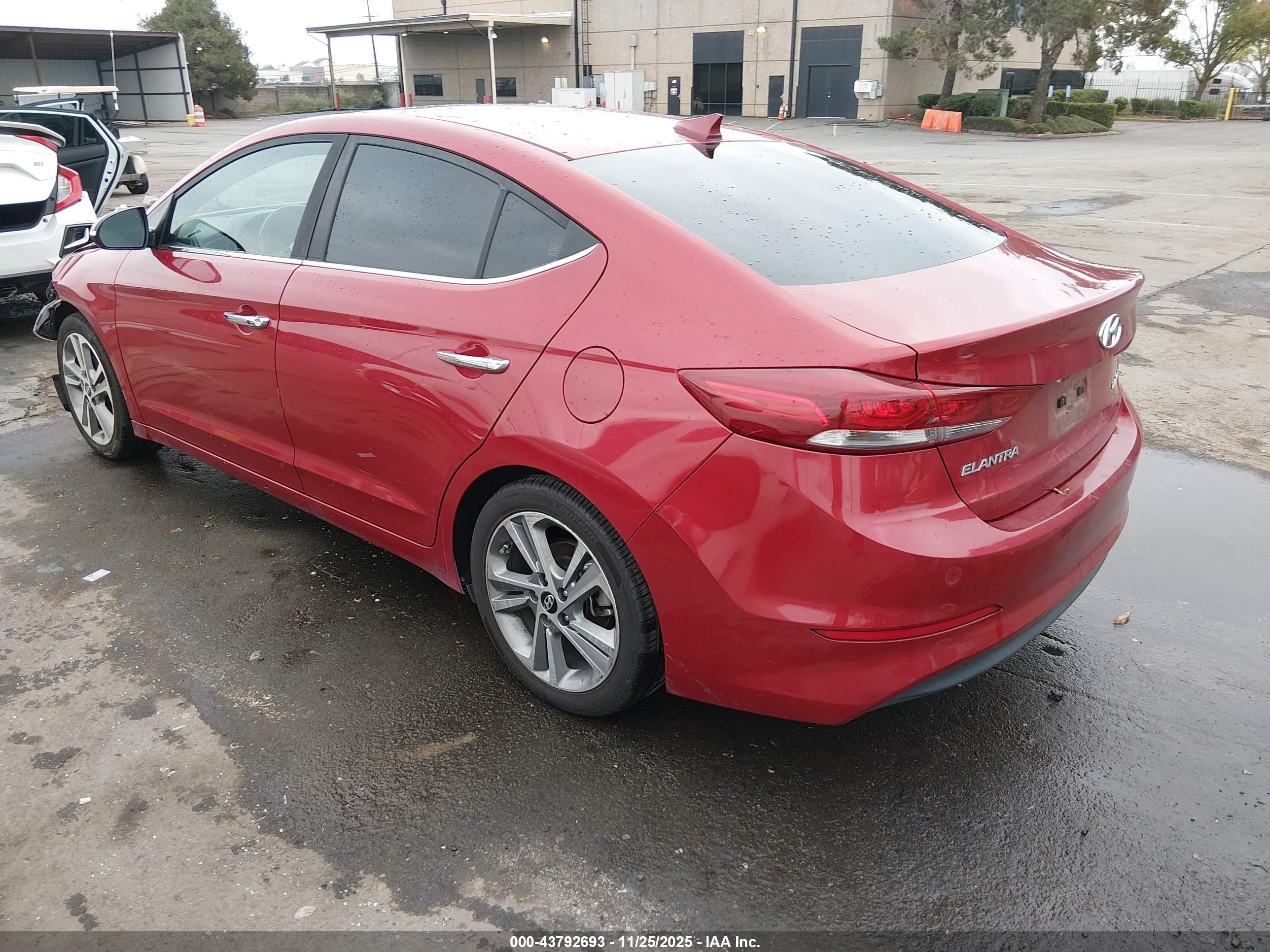 HYUNDAI ELANTRA image 3