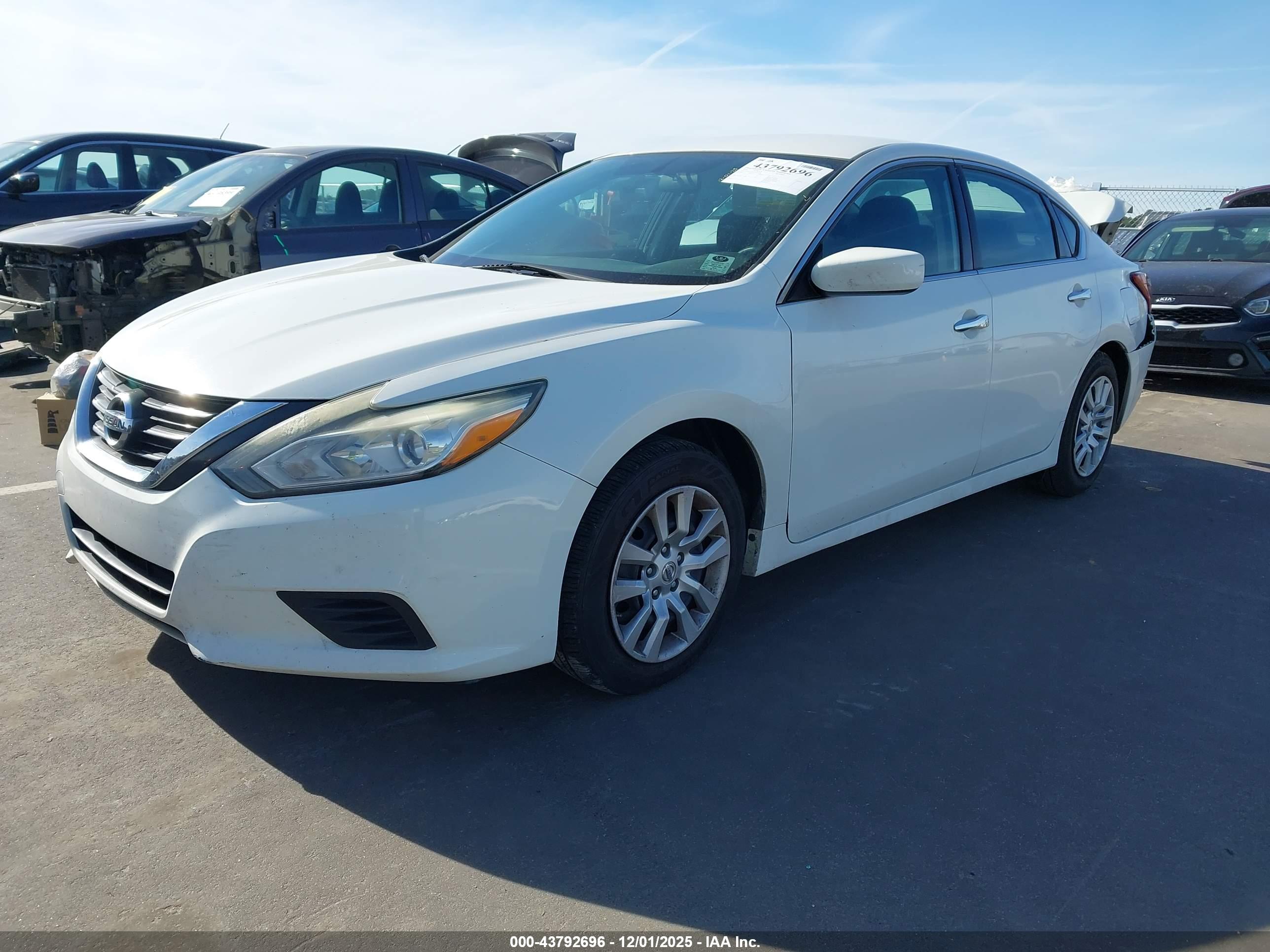 NISSAN ALTIMA image 2