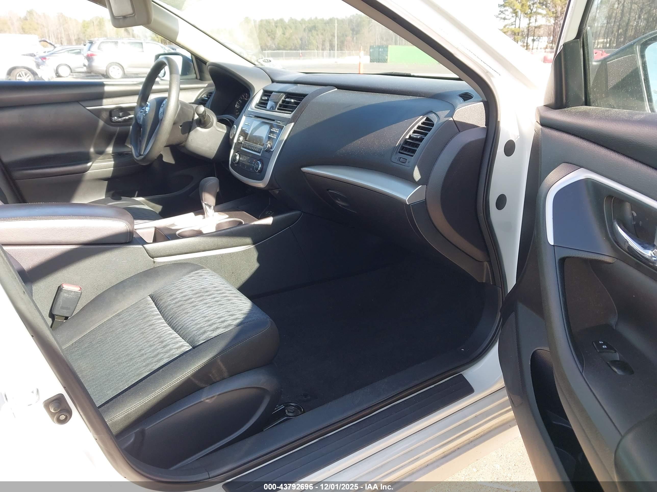 NISSAN ALTIMA image 5