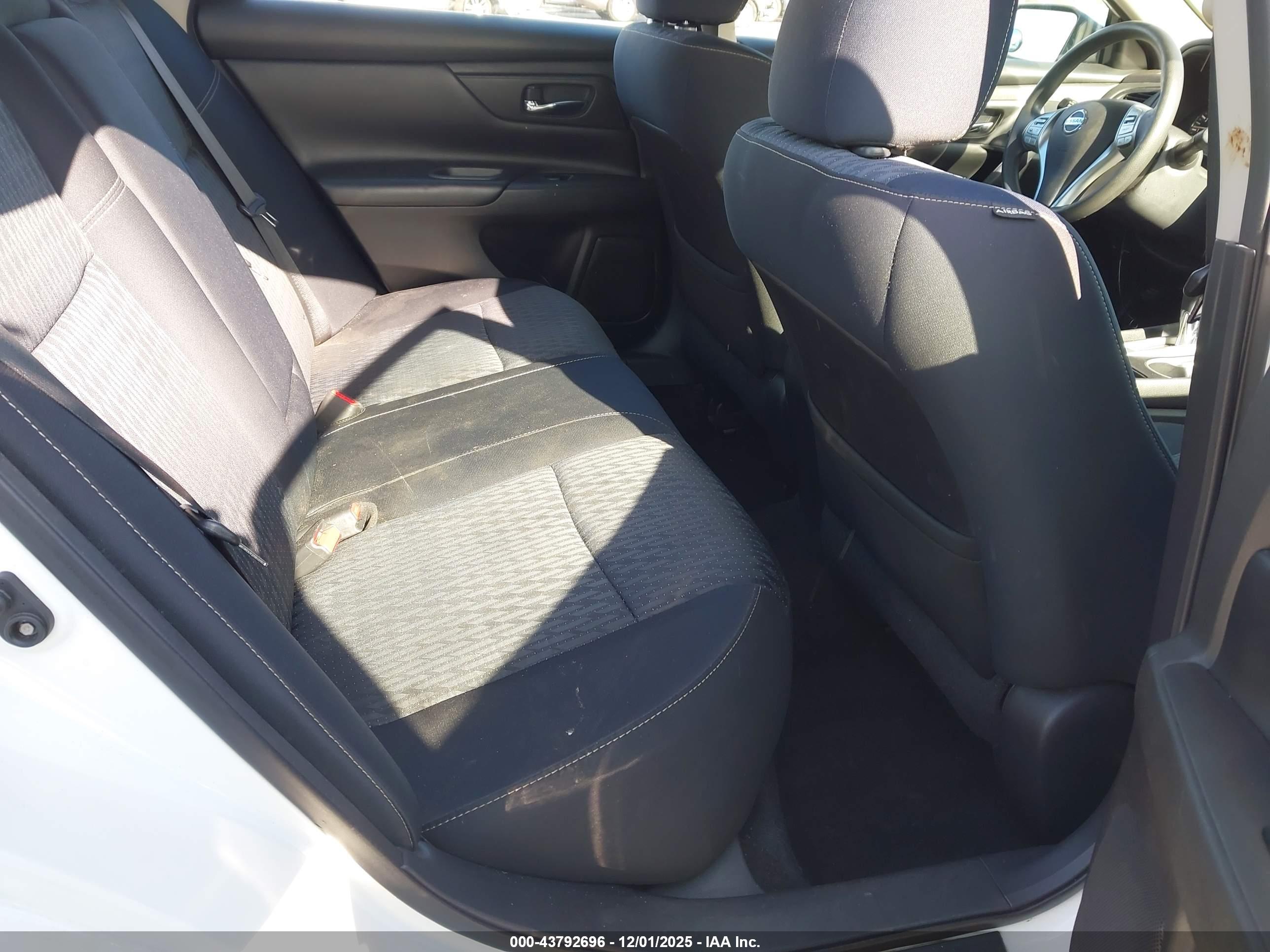 NISSAN ALTIMA image 8