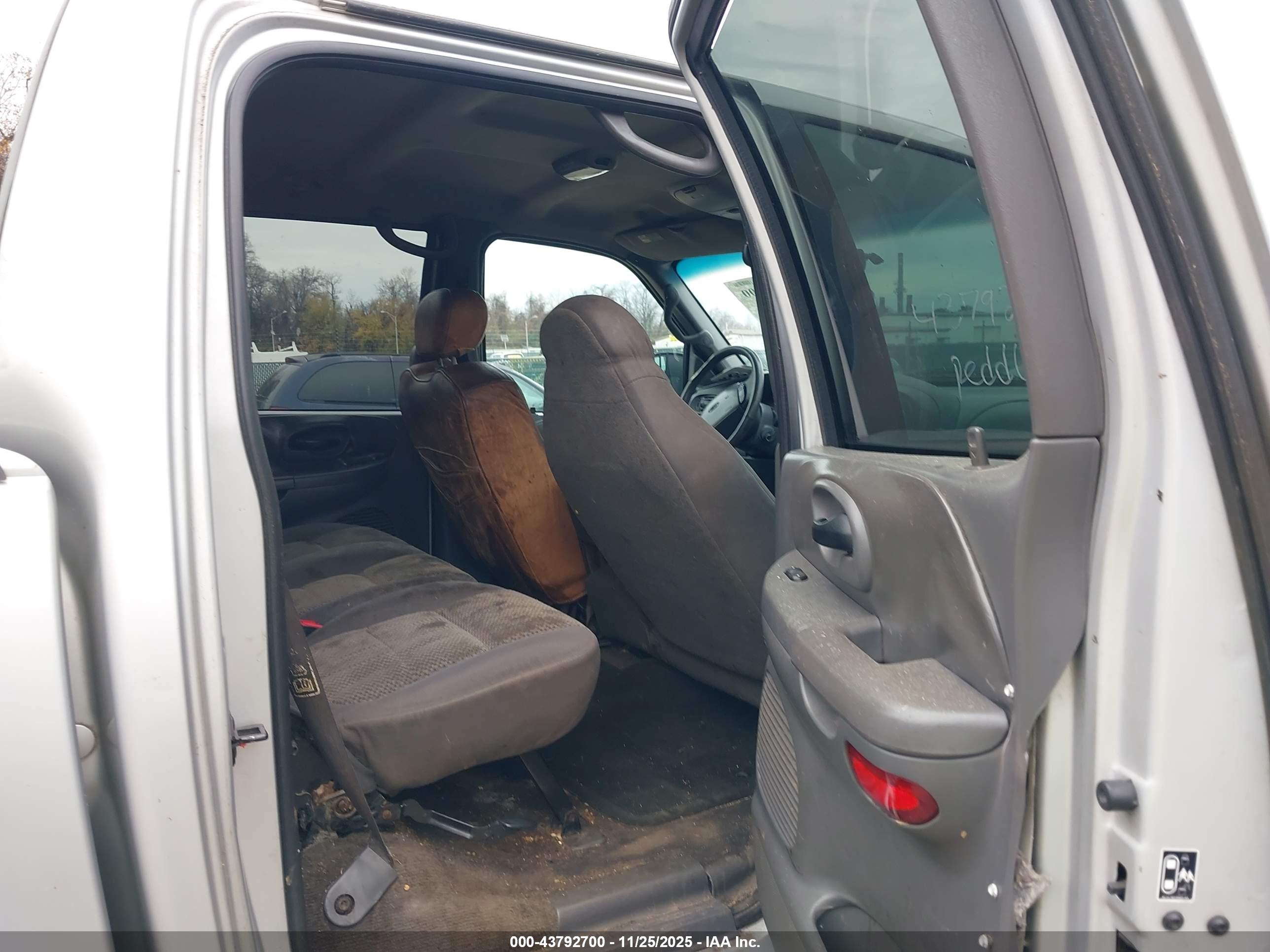FORD F-150 image 8