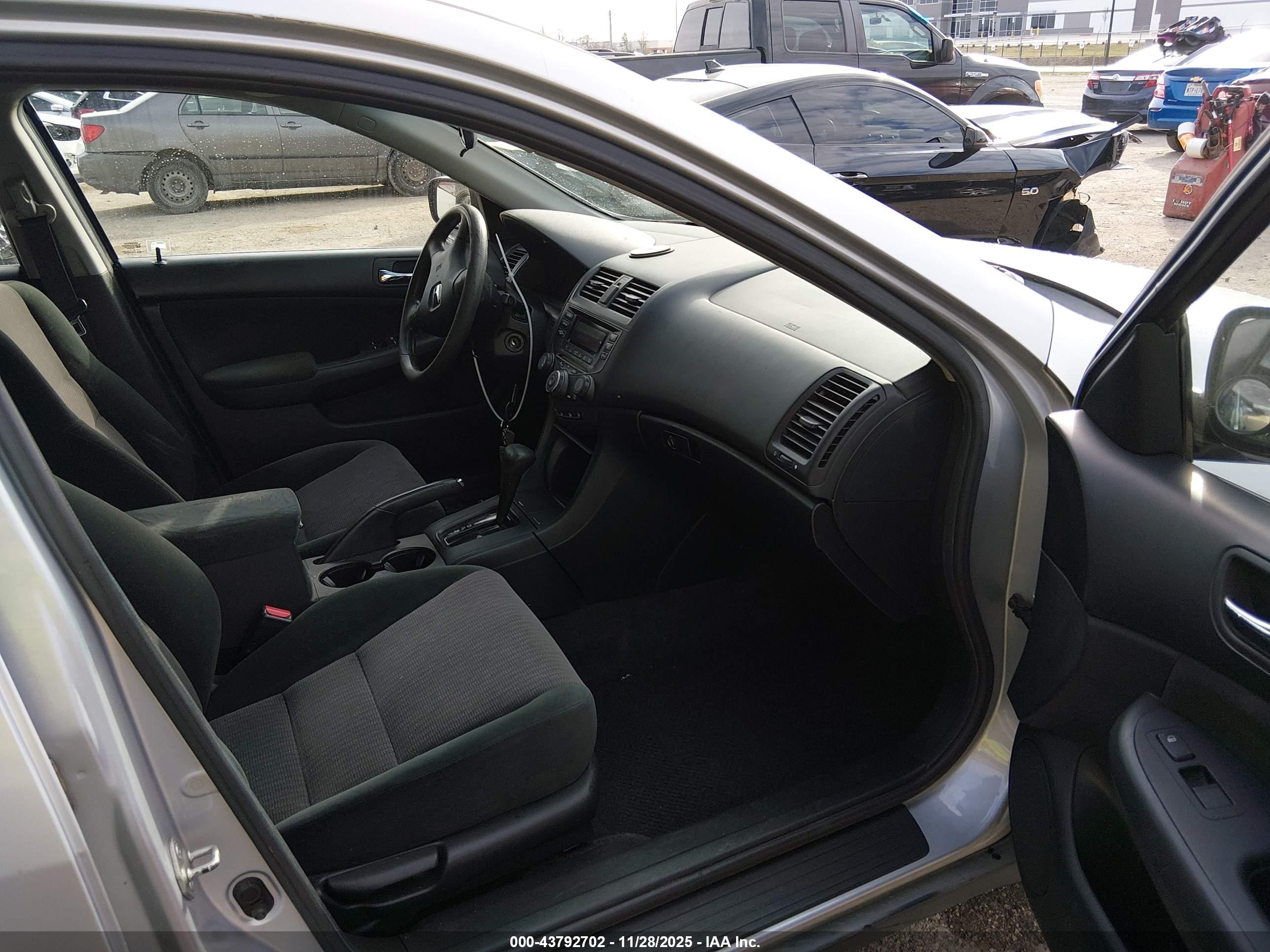 HONDA ACCORD image 5