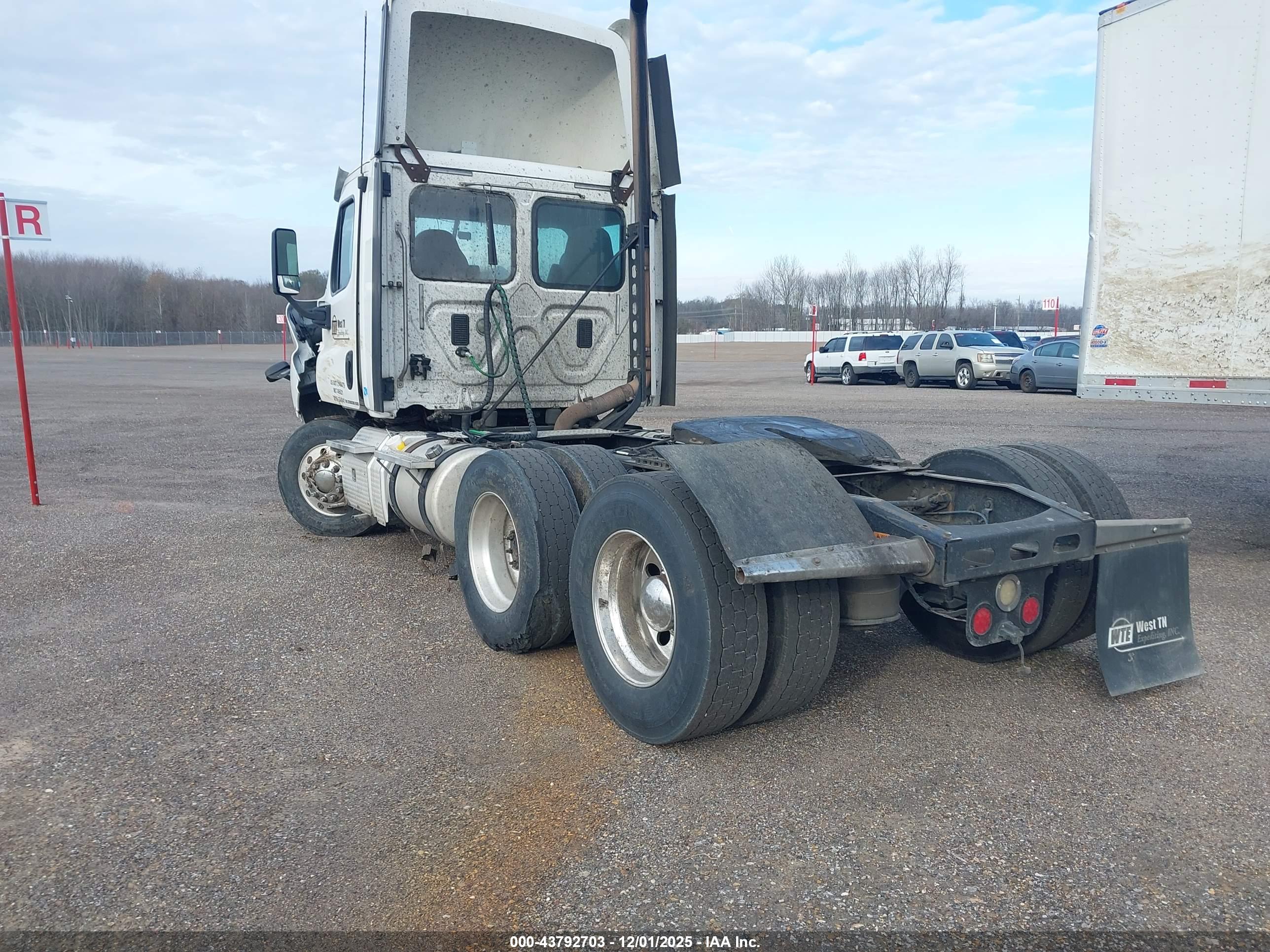 FREIGHTLINER CASCADIA image 3