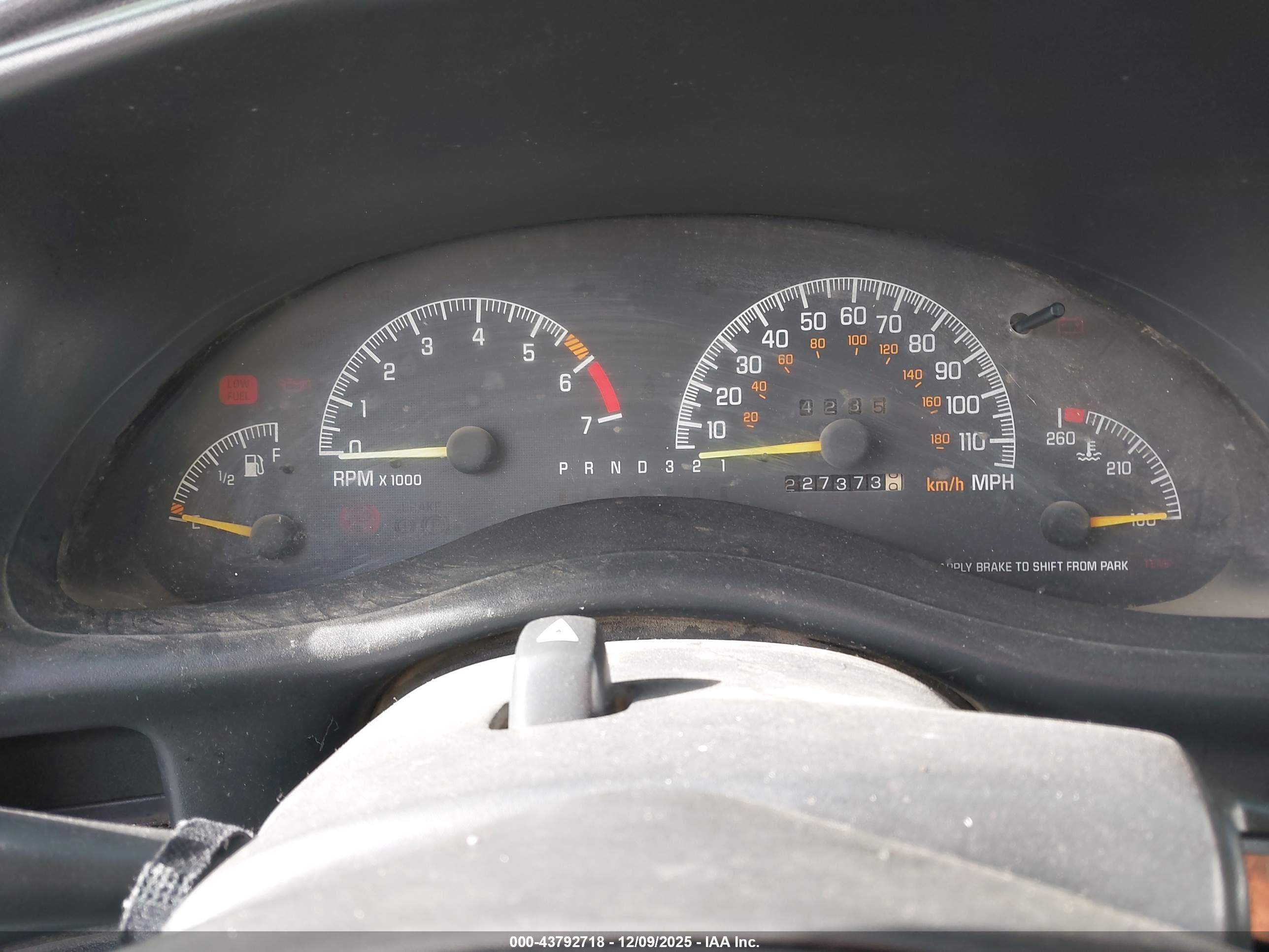PONTIAC GRAND image 7