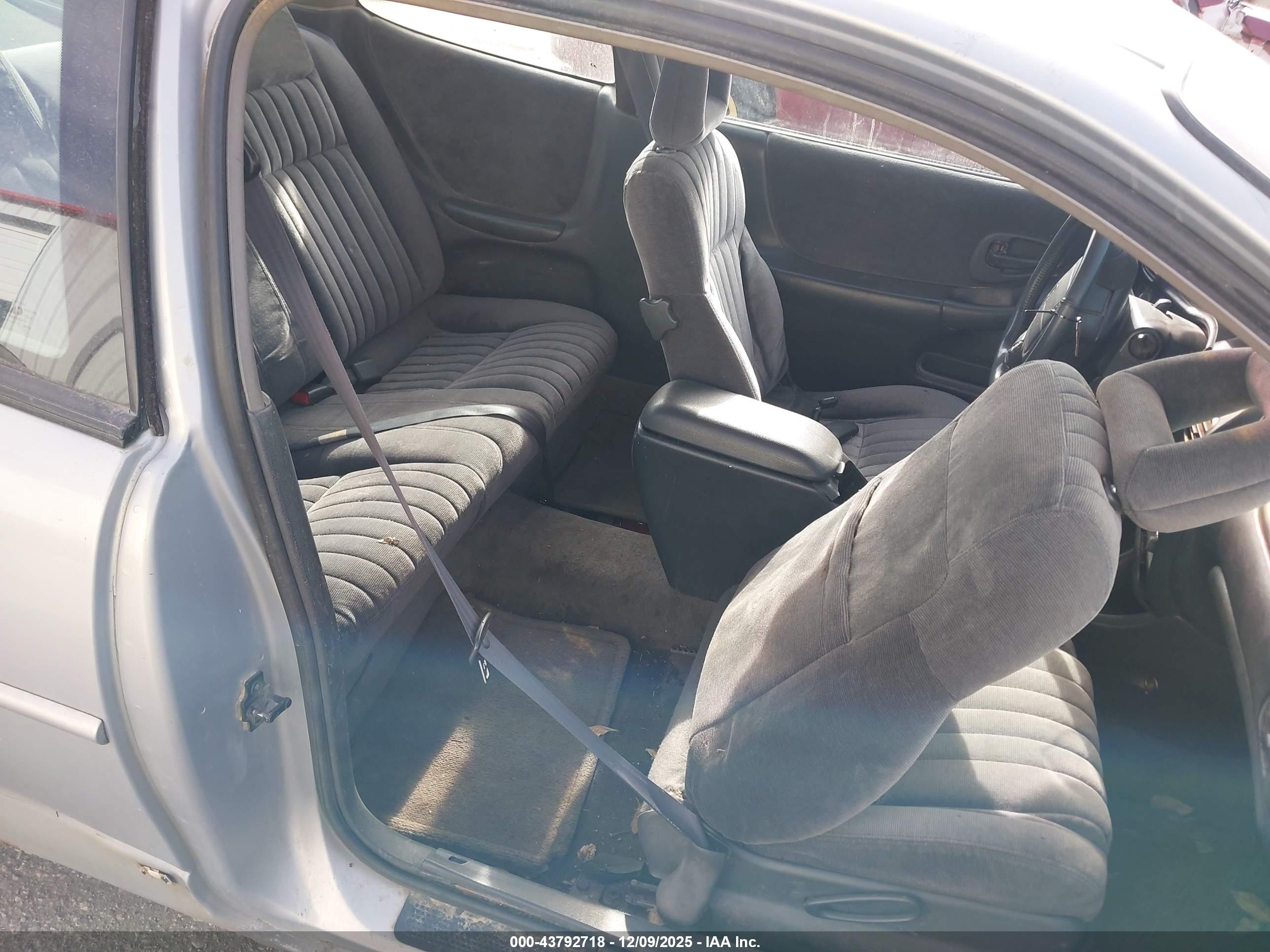 PONTIAC GRAND image 8