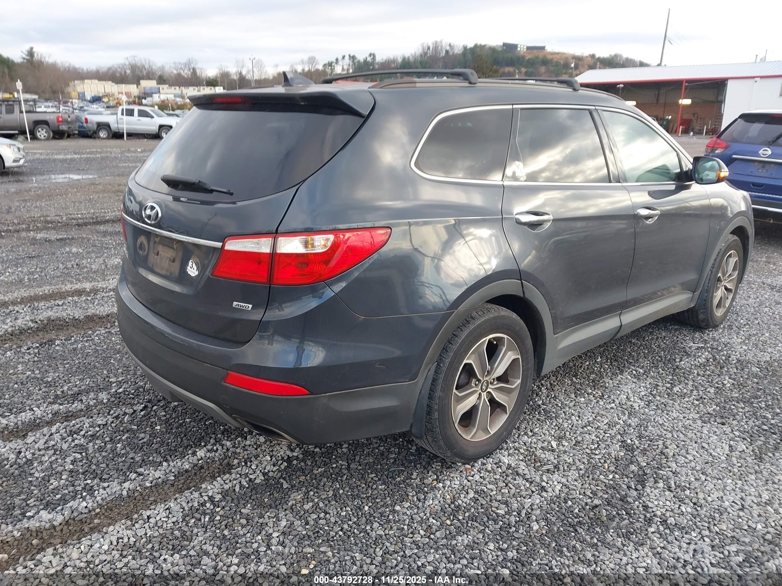 HYUNDAI SANTA image 4