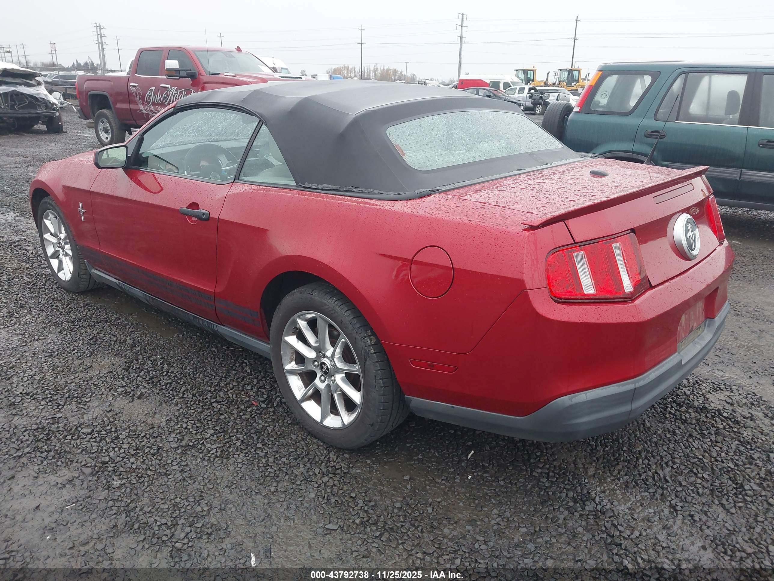 FORD MUSTANG image 3