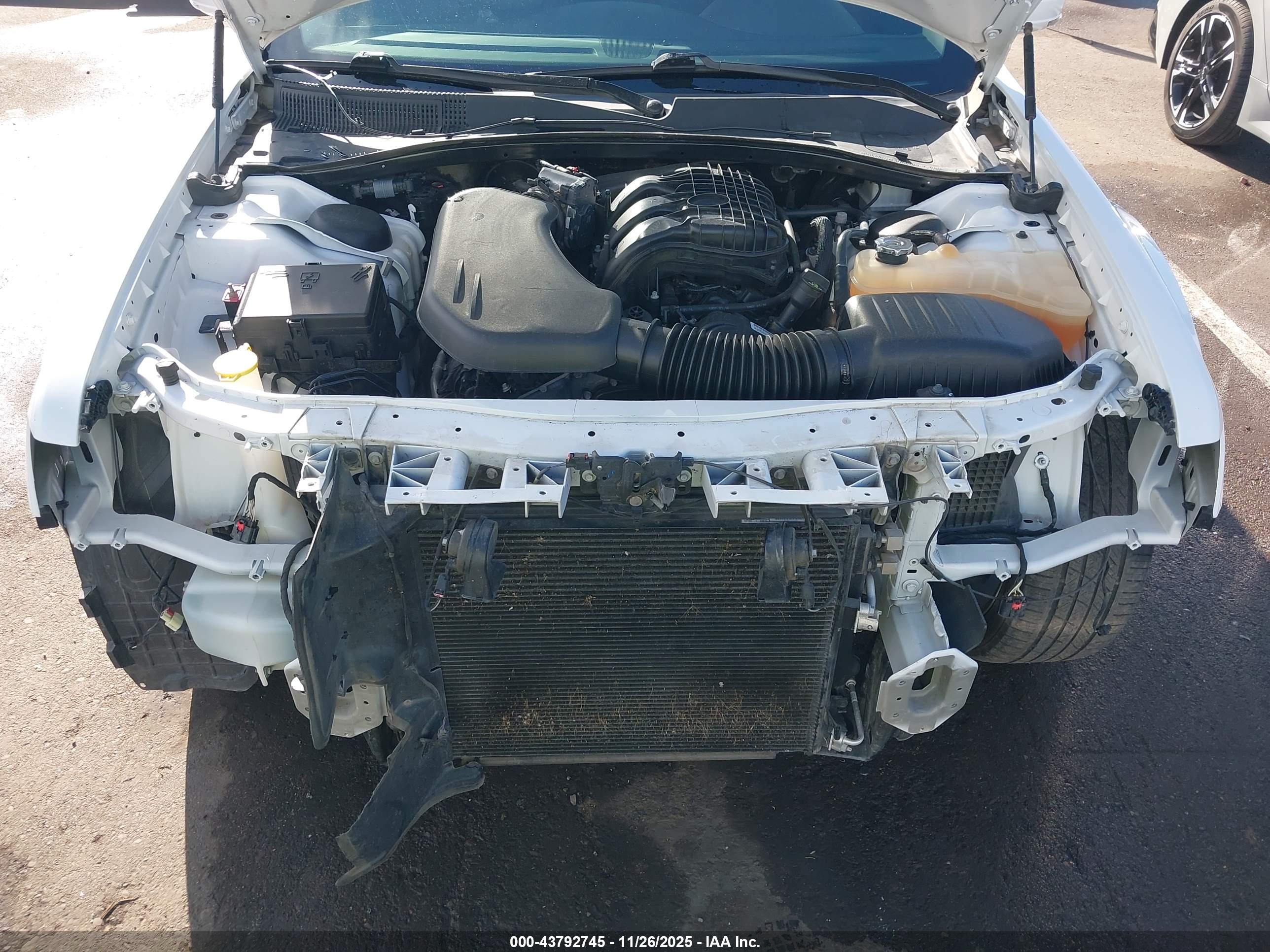CHRYSLER 300 image 10