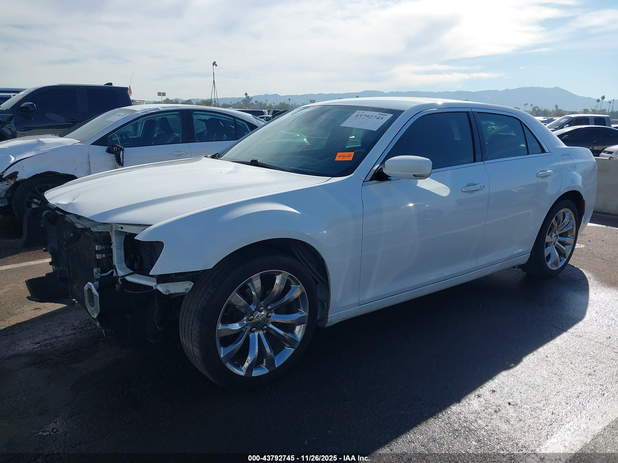 CHRYSLER 300 image 2