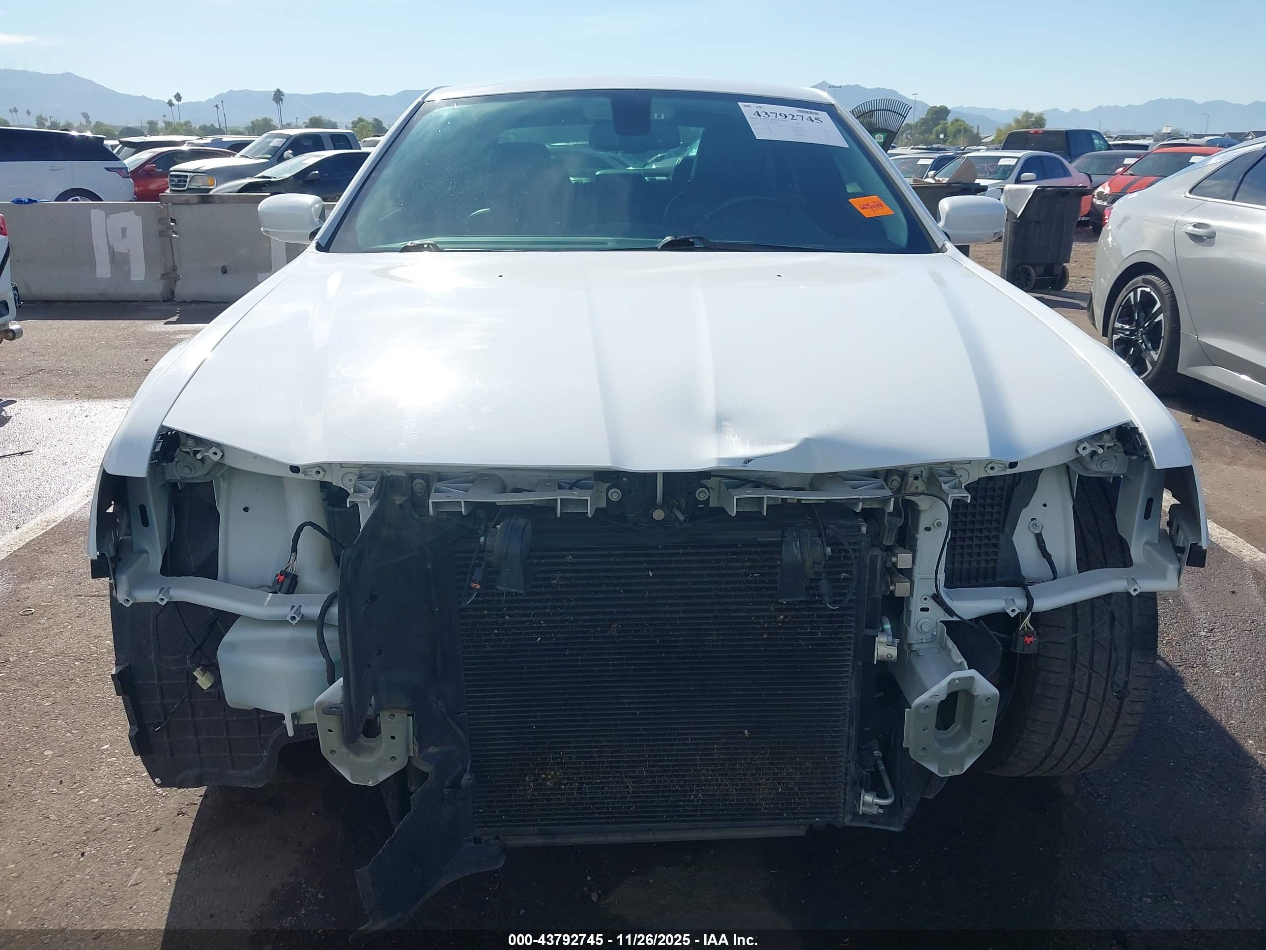 CHRYSLER 300 image 6