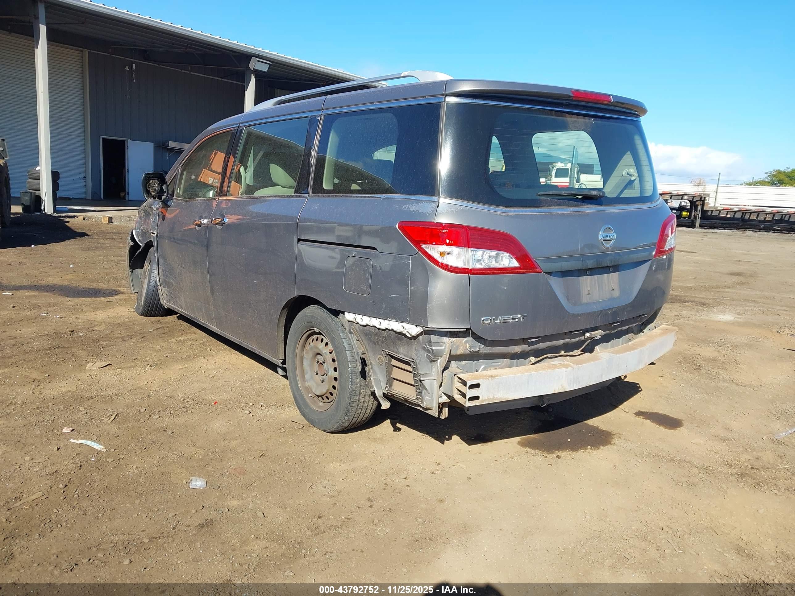 NISSAN QUEST image 3