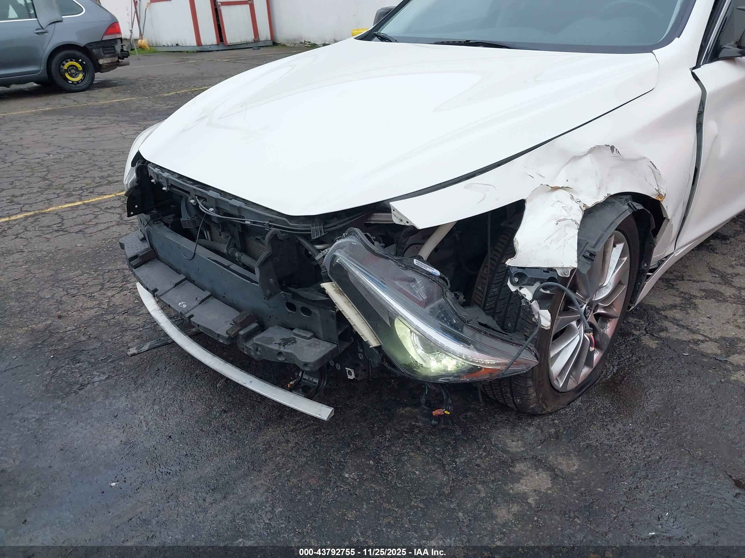 INFINITI Q50 image 6