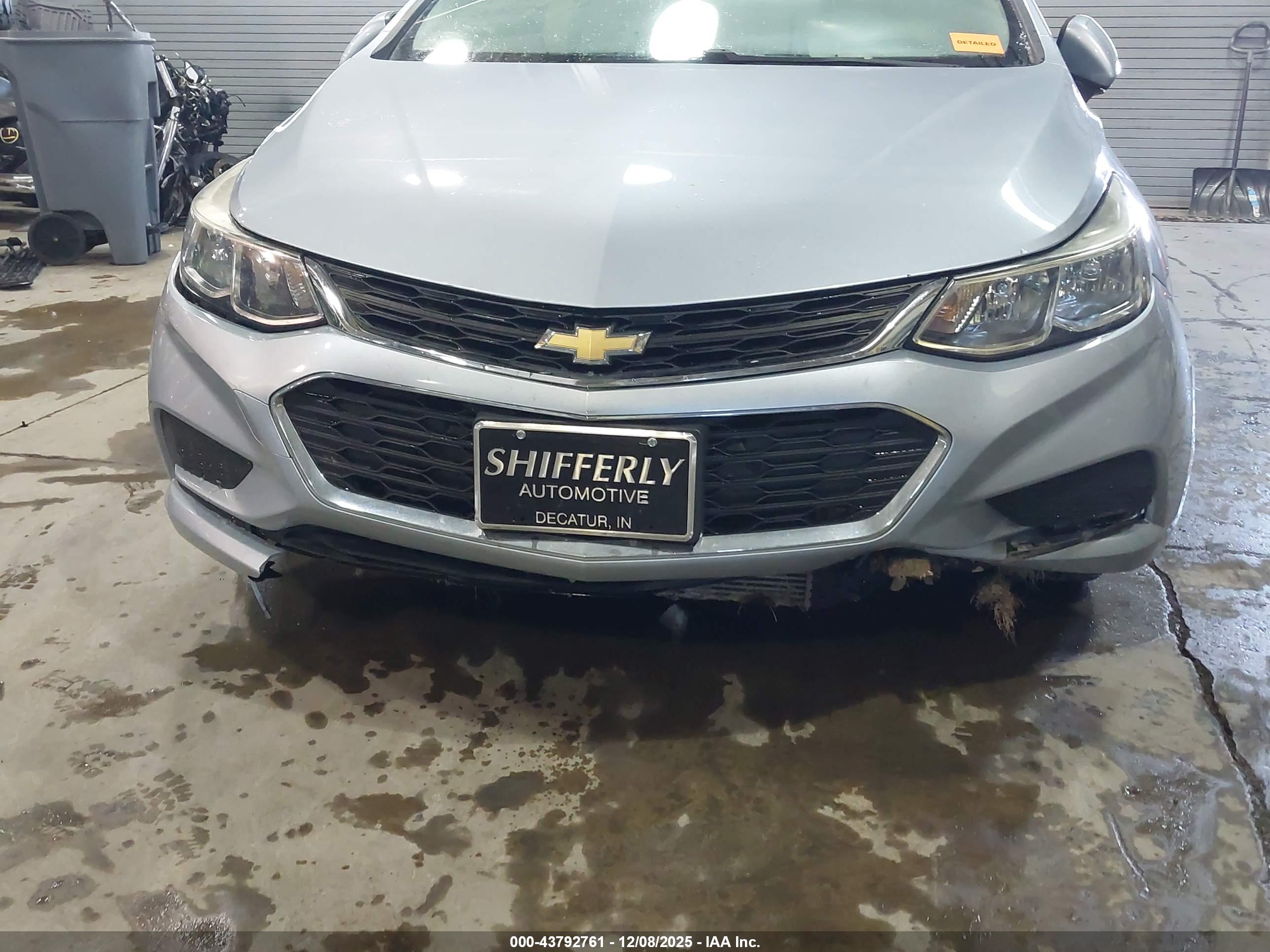 CHEVROLET CRUZE image 6