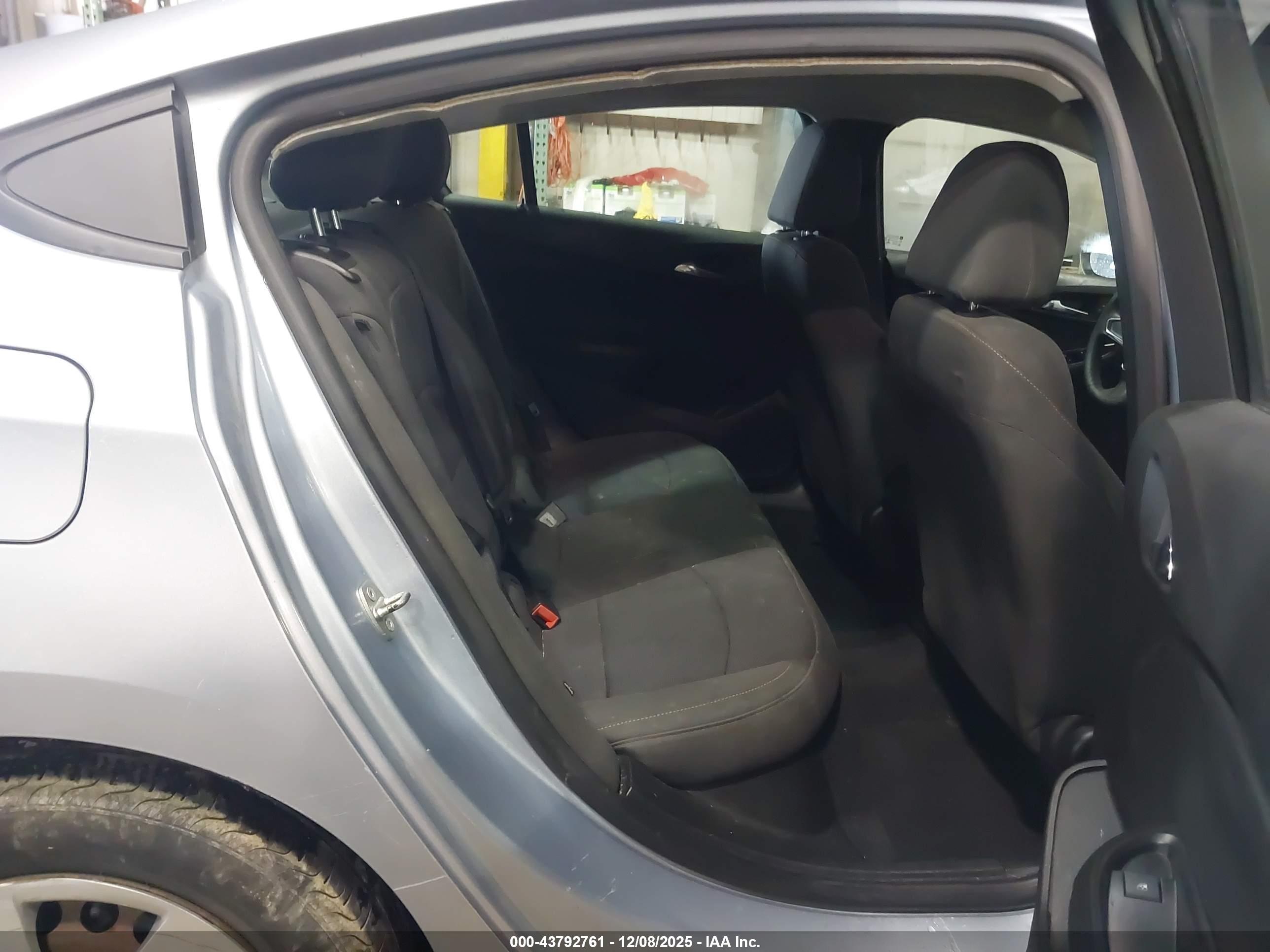 CHEVROLET CRUZE image 8