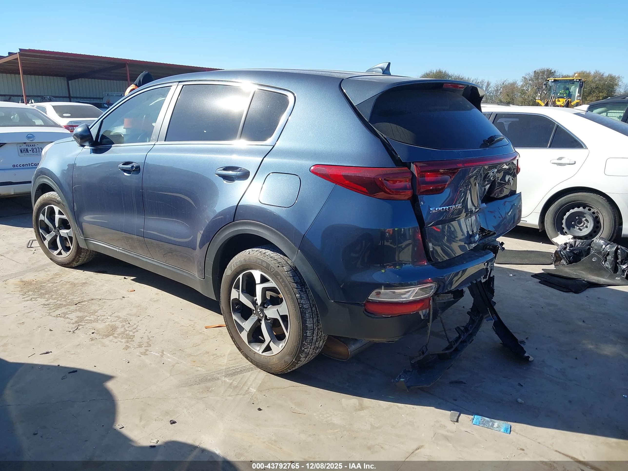 KIA SPORTAGE image 3