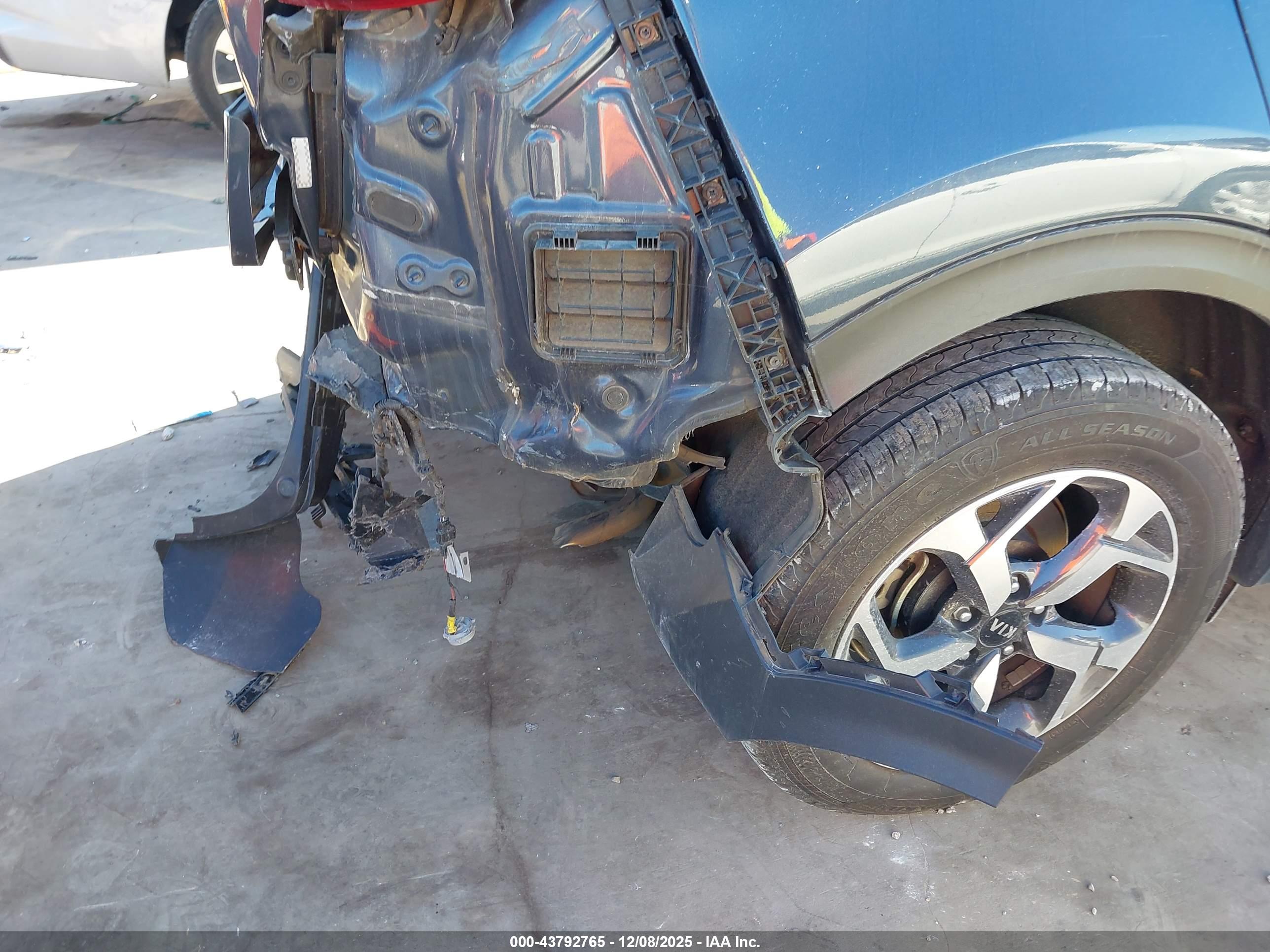 KIA SPORTAGE image 6