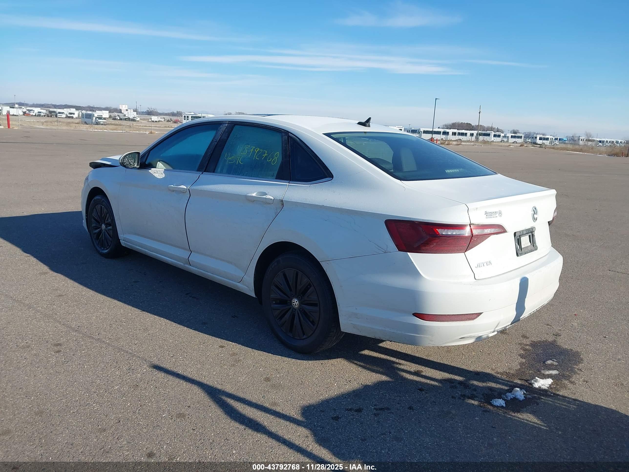 VOLKSWAGEN JETTA image 3