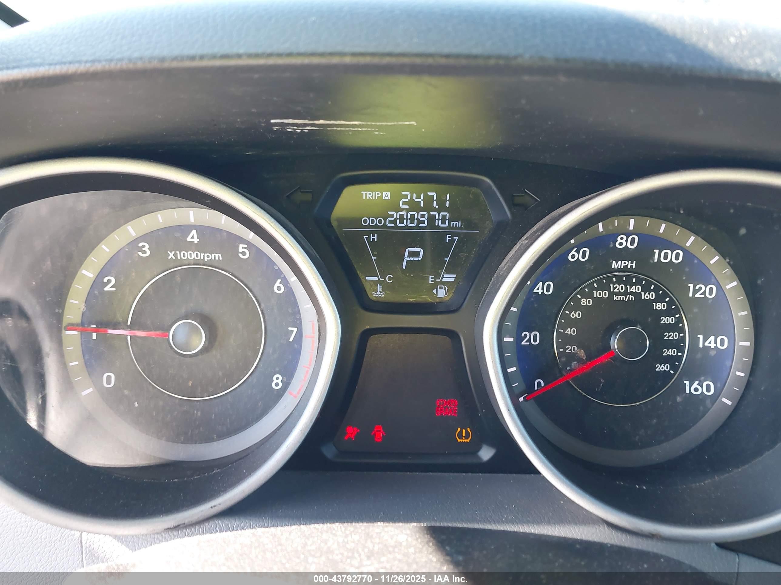 HYUNDAI ELANTRA image 7