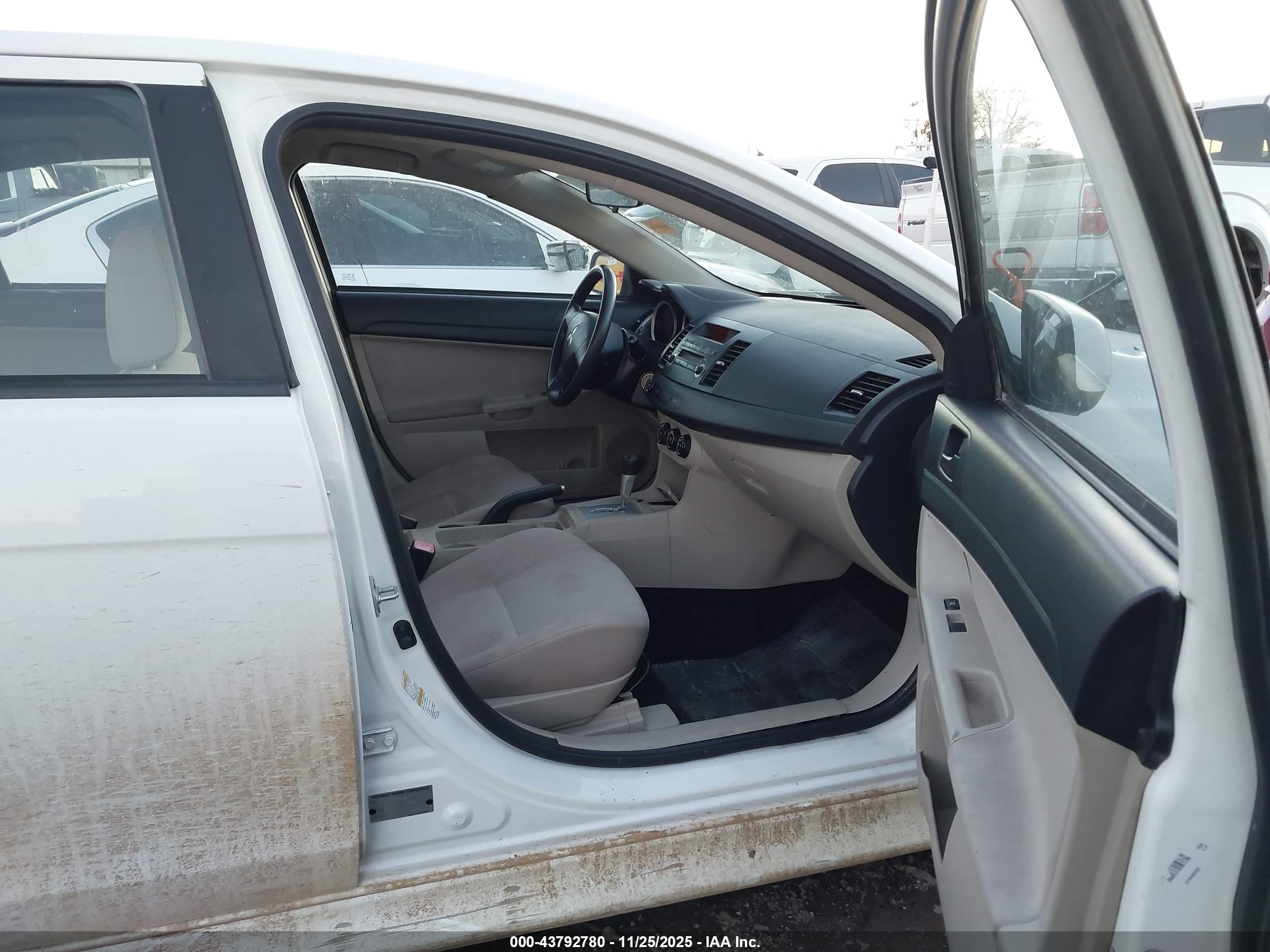 MITSUBISHI LANCER image 5