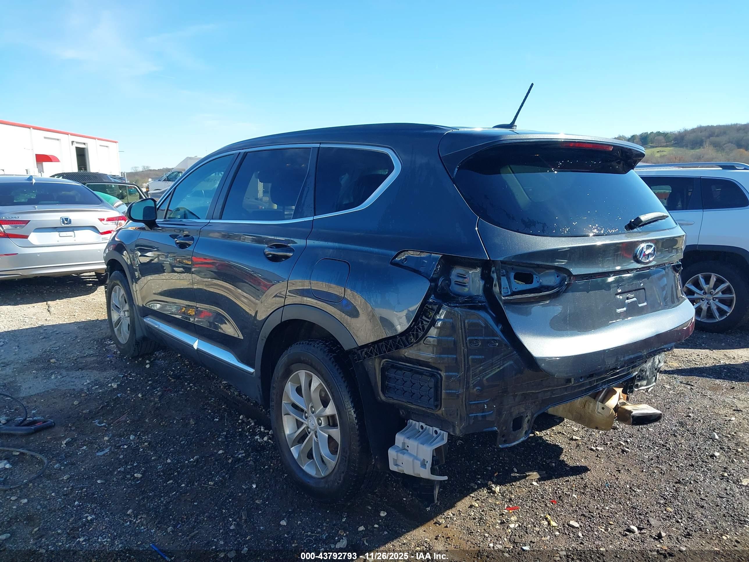 HYUNDAI SANTA image 3