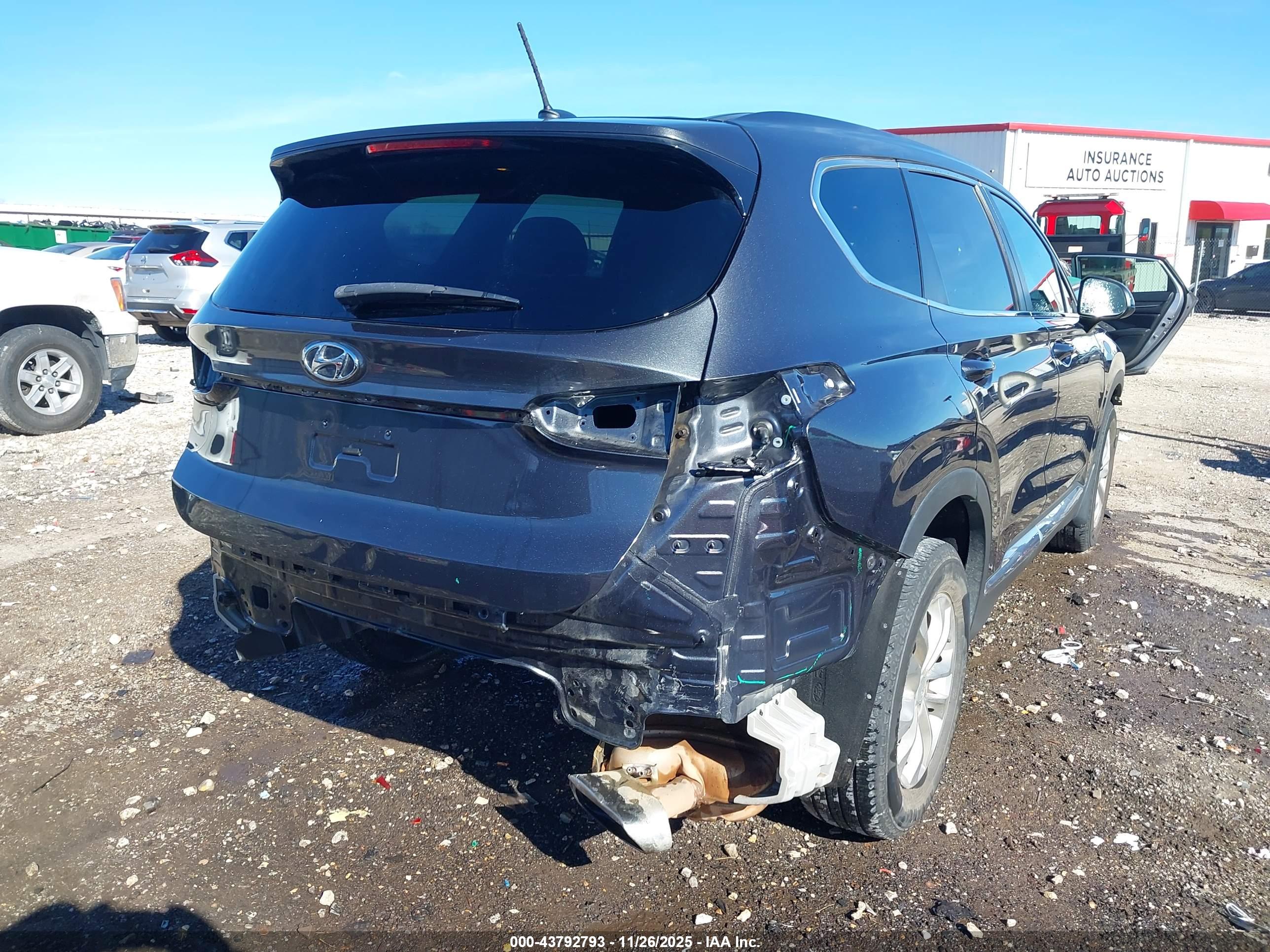 HYUNDAI SANTA image 4