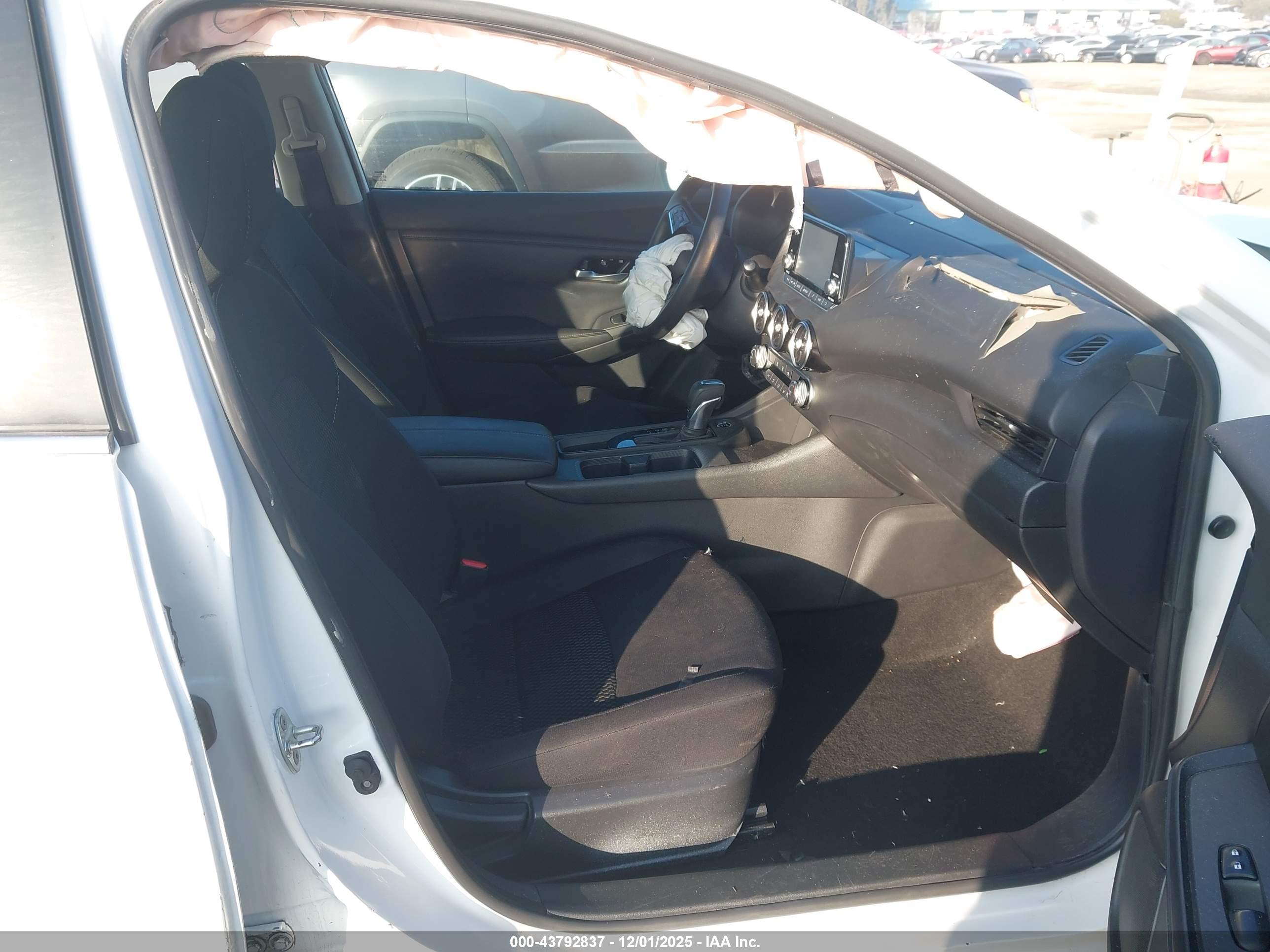 NISSAN SENTRA image 5