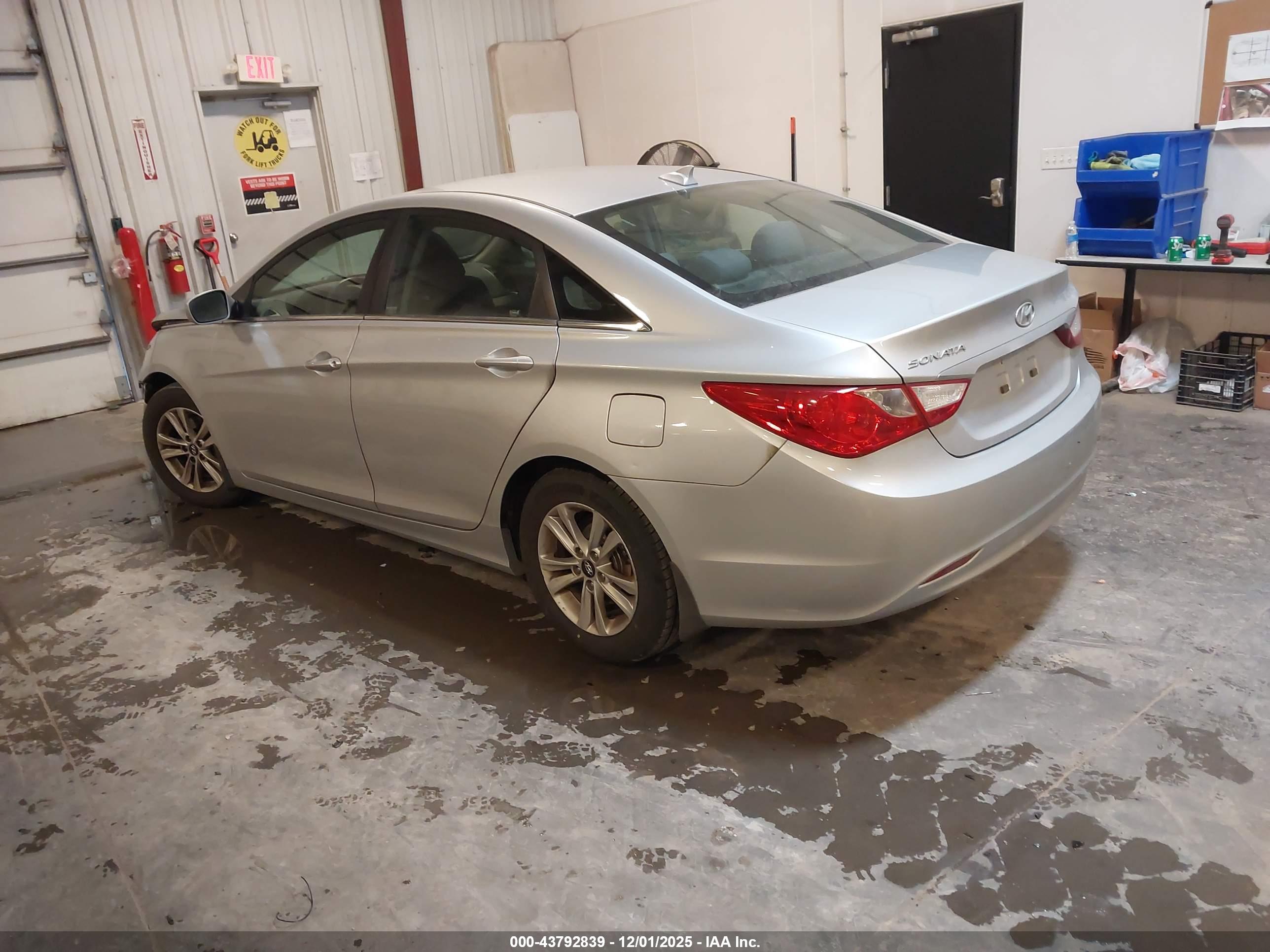 HYUNDAI SONATA image 3