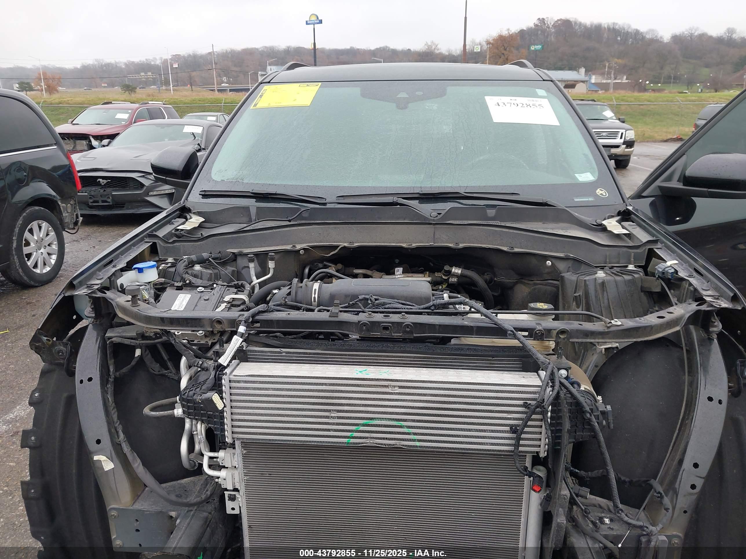 FORD EXPLORER image 10