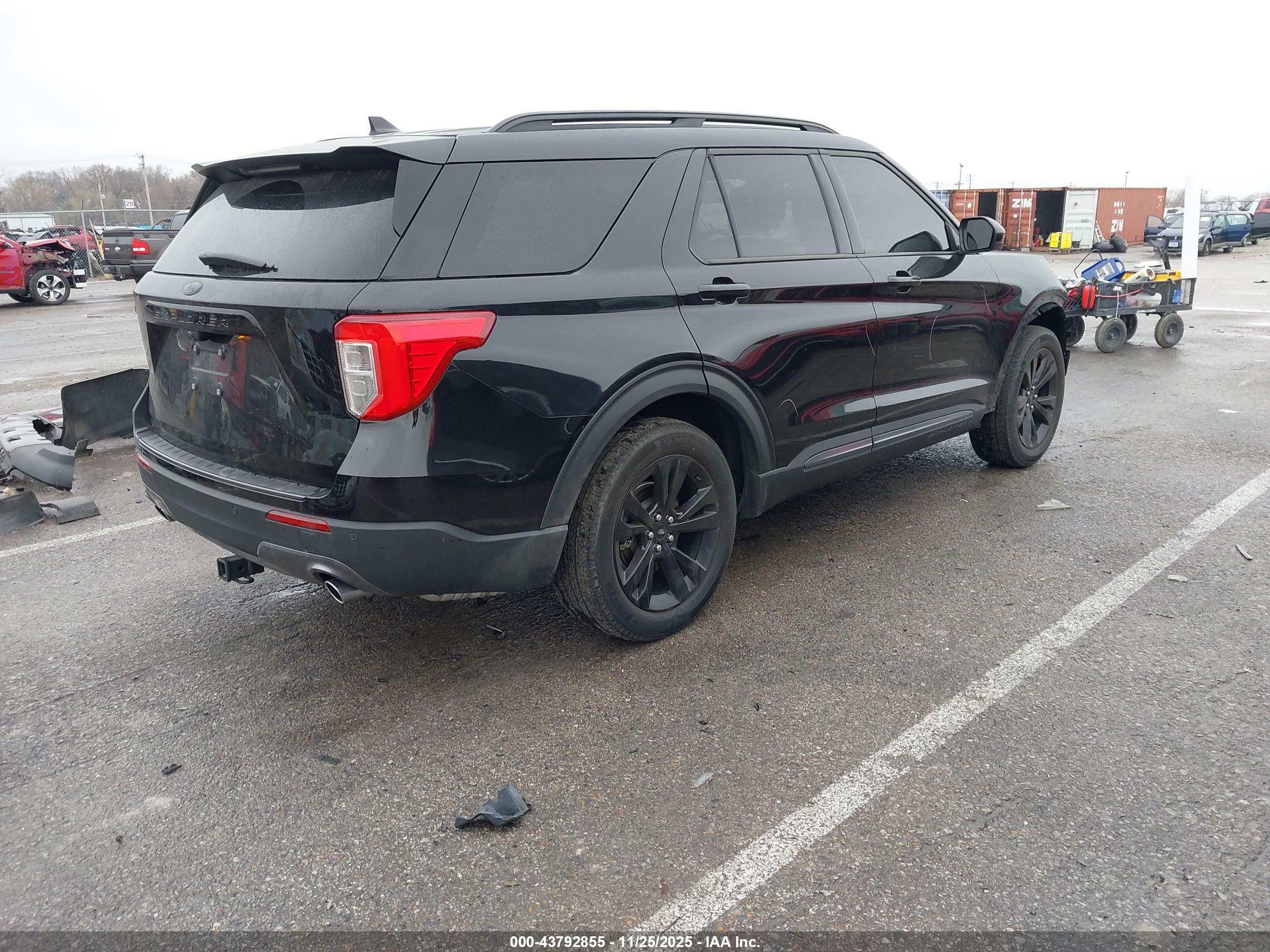 FORD EXPLORER image 4