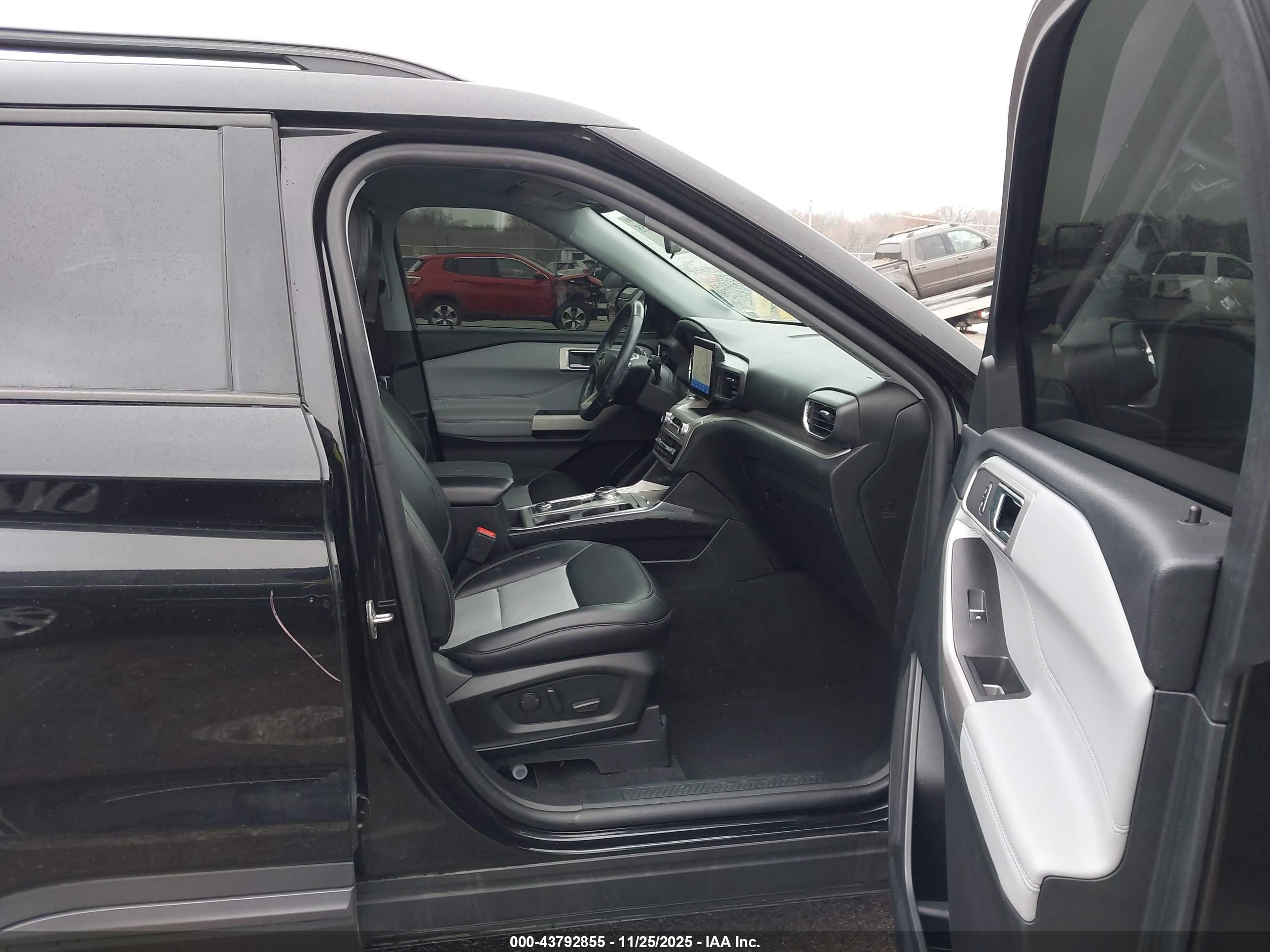 FORD EXPLORER image 5