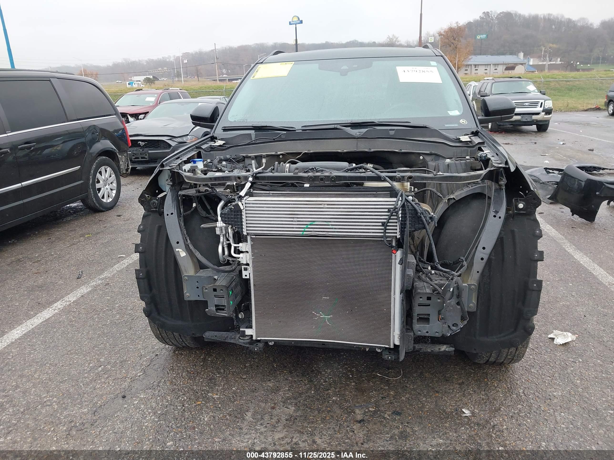 FORD EXPLORER image 6