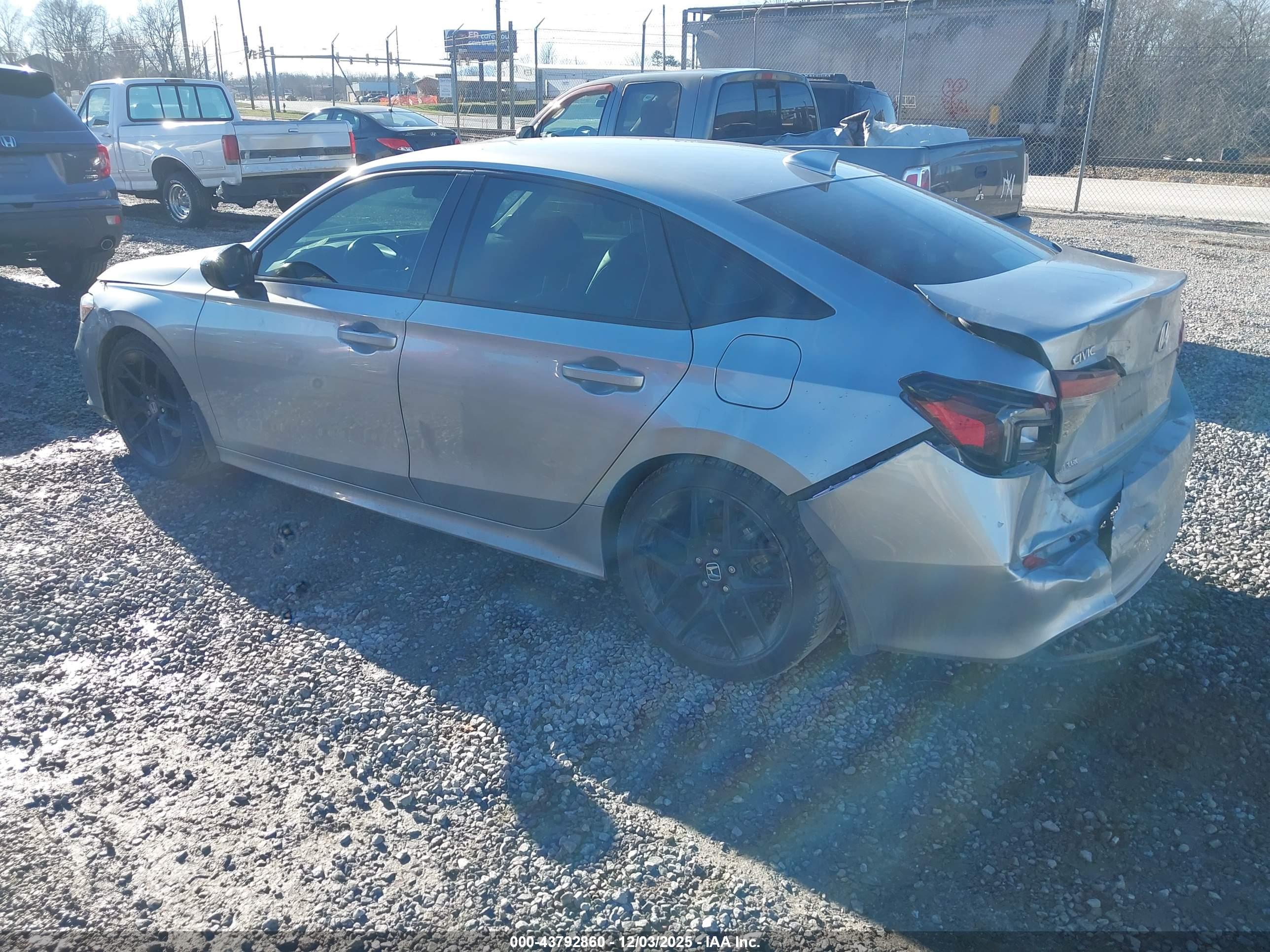 HONDA CIVIC image 3