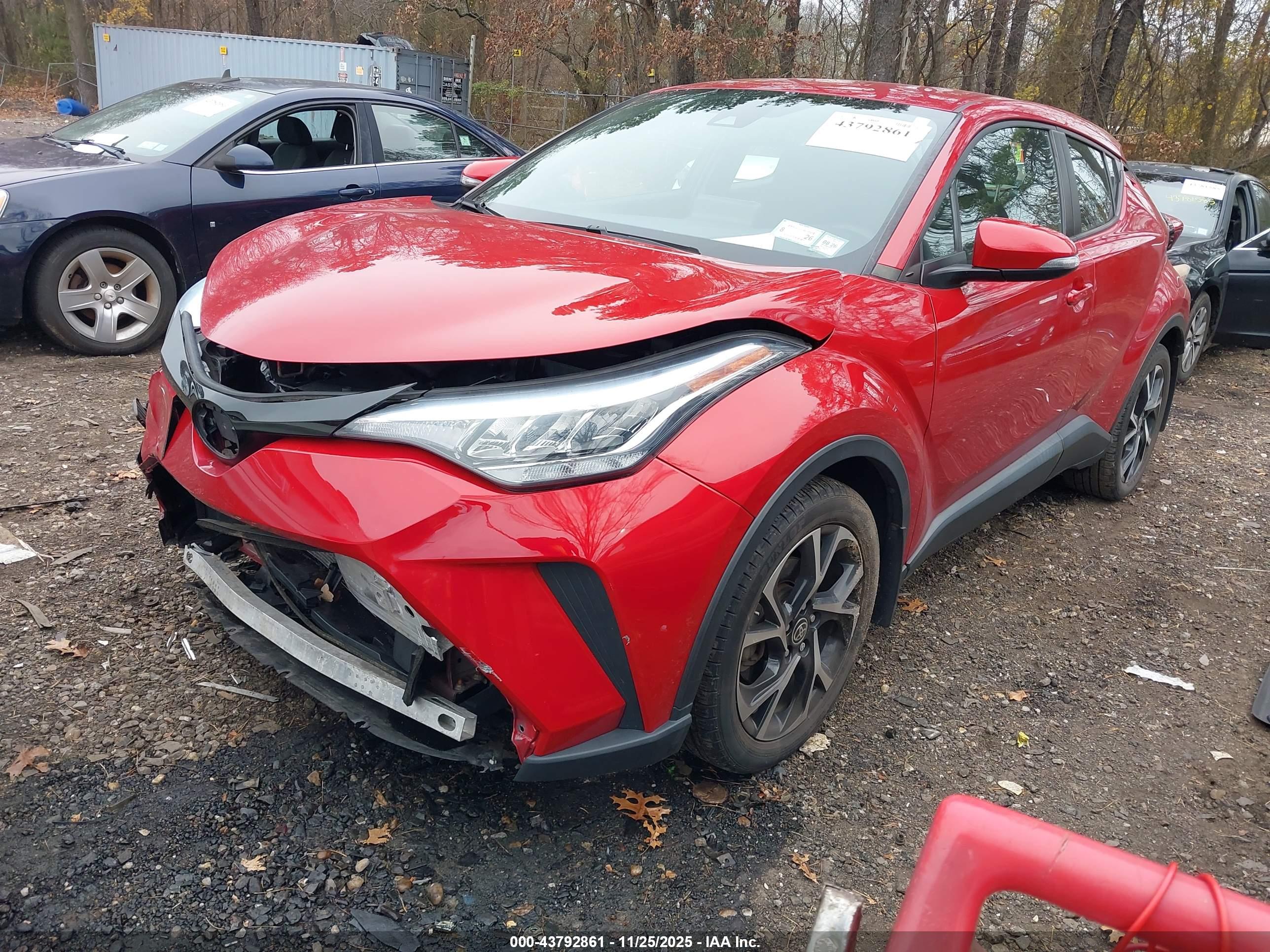 TOYOTA C-HR image 2